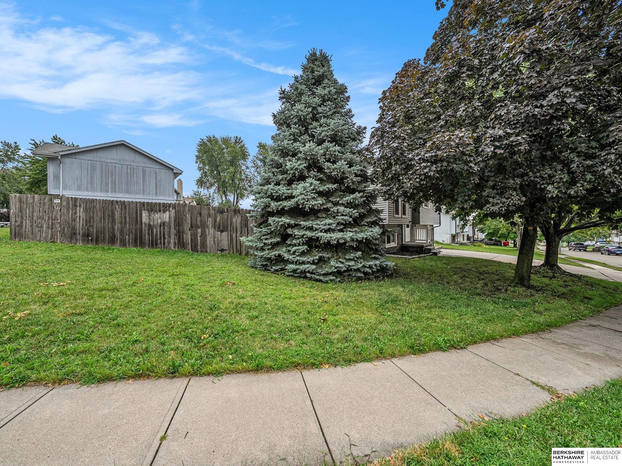 Omaha, Nebraska 68134, United States, 3 Bedrooms Bedrooms, ,2 BathroomsBathrooms,Residential,Pending,48367