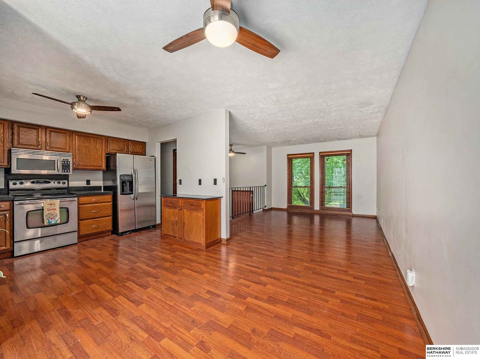 Omaha, Nebraska 68134, United States, 3 Bedrooms Bedrooms, ,2 BathroomsBathrooms,Residential,Pending,48367