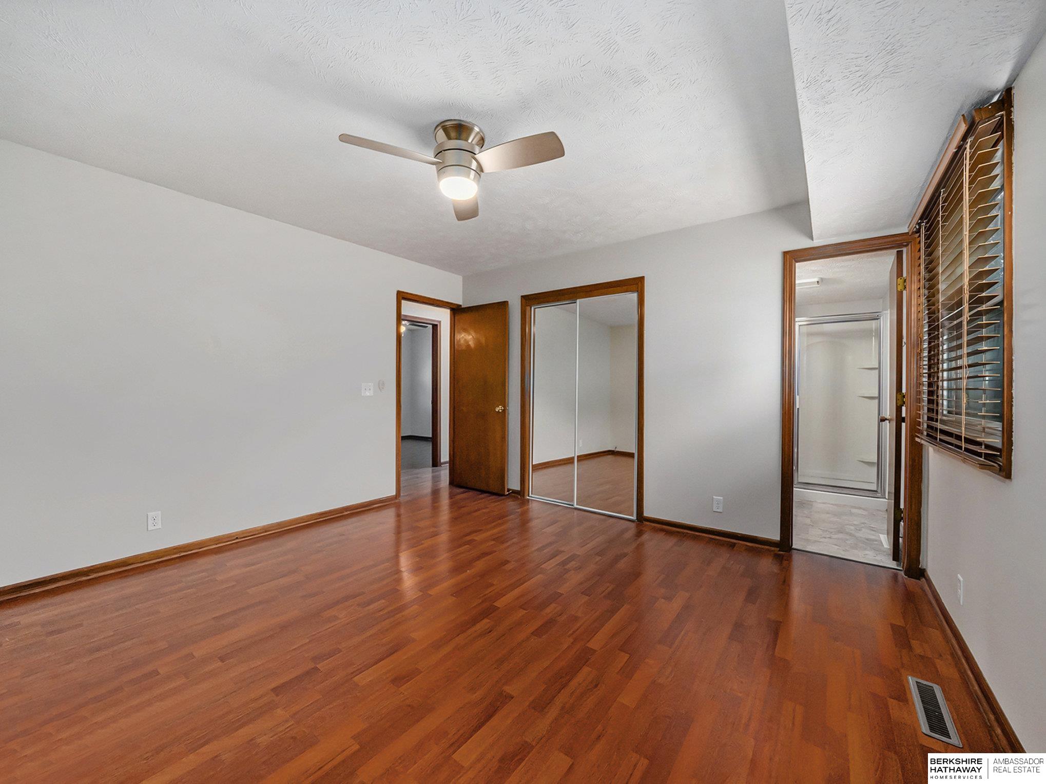 Omaha, Nebraska 68134, United States, 3 Bedrooms Bedrooms, ,2 BathroomsBathrooms,Residential,Pending,48367