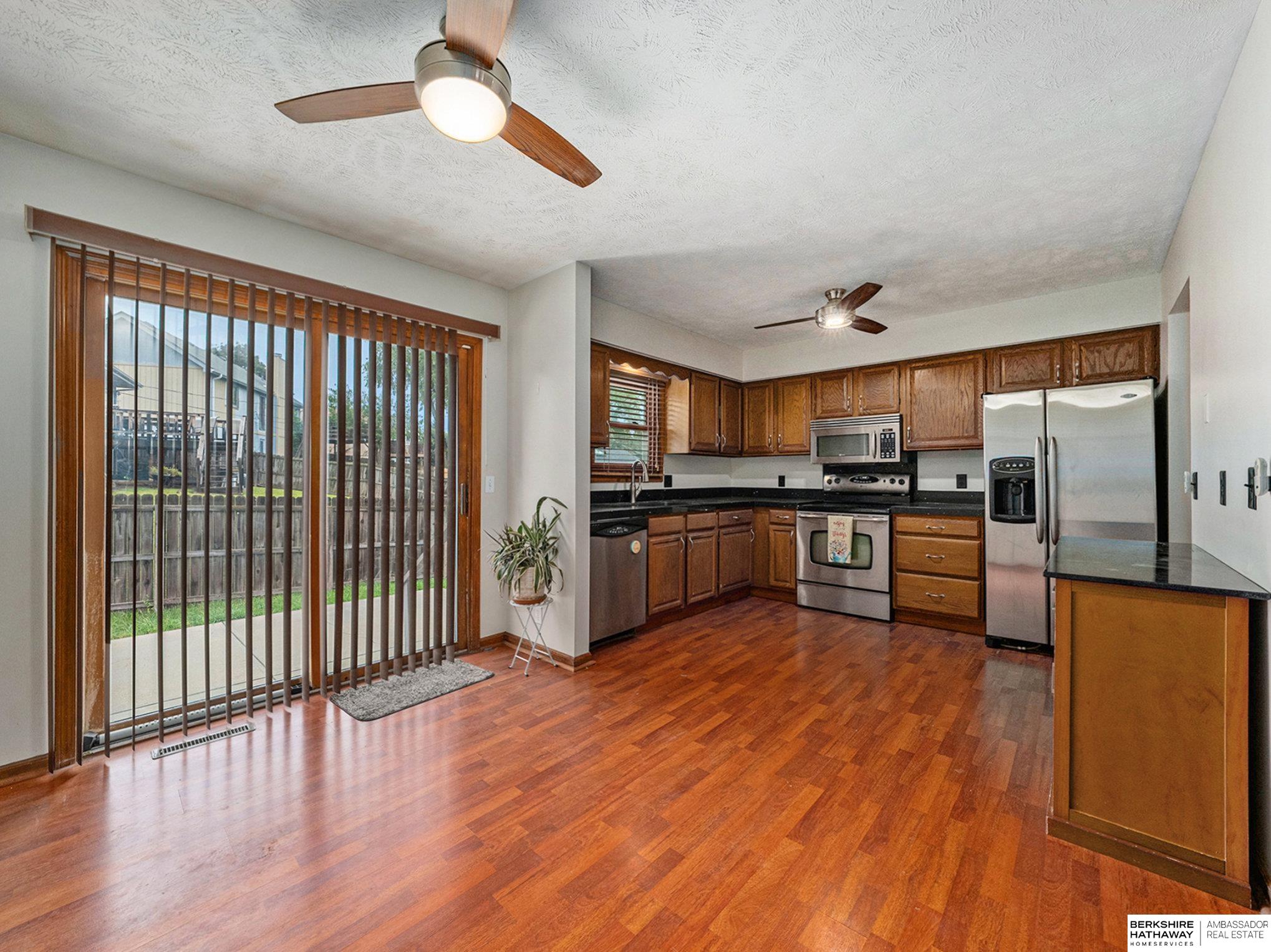 Omaha, Nebraska 68134, United States, 3 Bedrooms Bedrooms, ,2 BathroomsBathrooms,Residential,Pending,48367