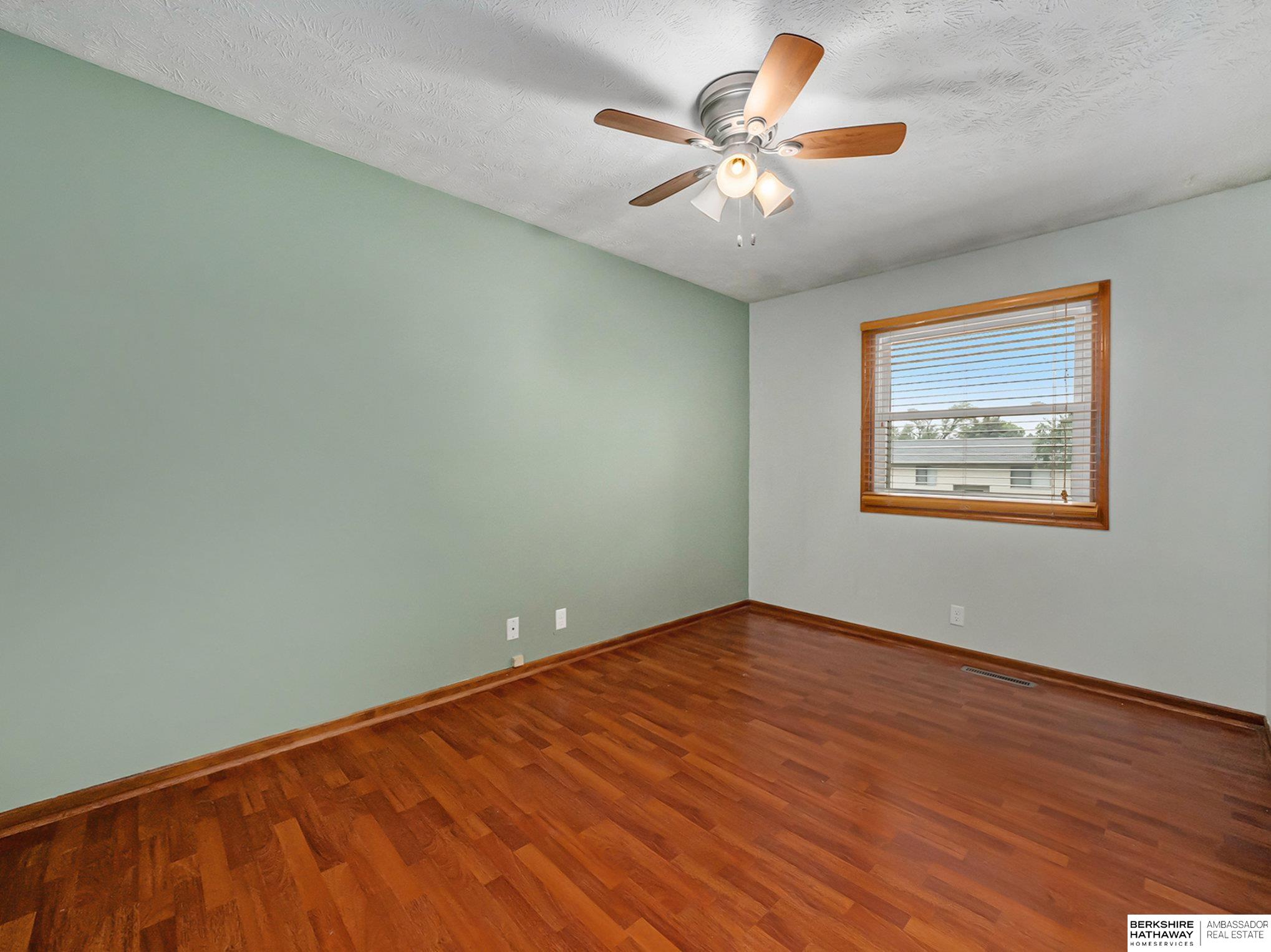 Omaha, Nebraska 68134, United States, 3 Bedrooms Bedrooms, ,2 BathroomsBathrooms,Residential,Pending,48367