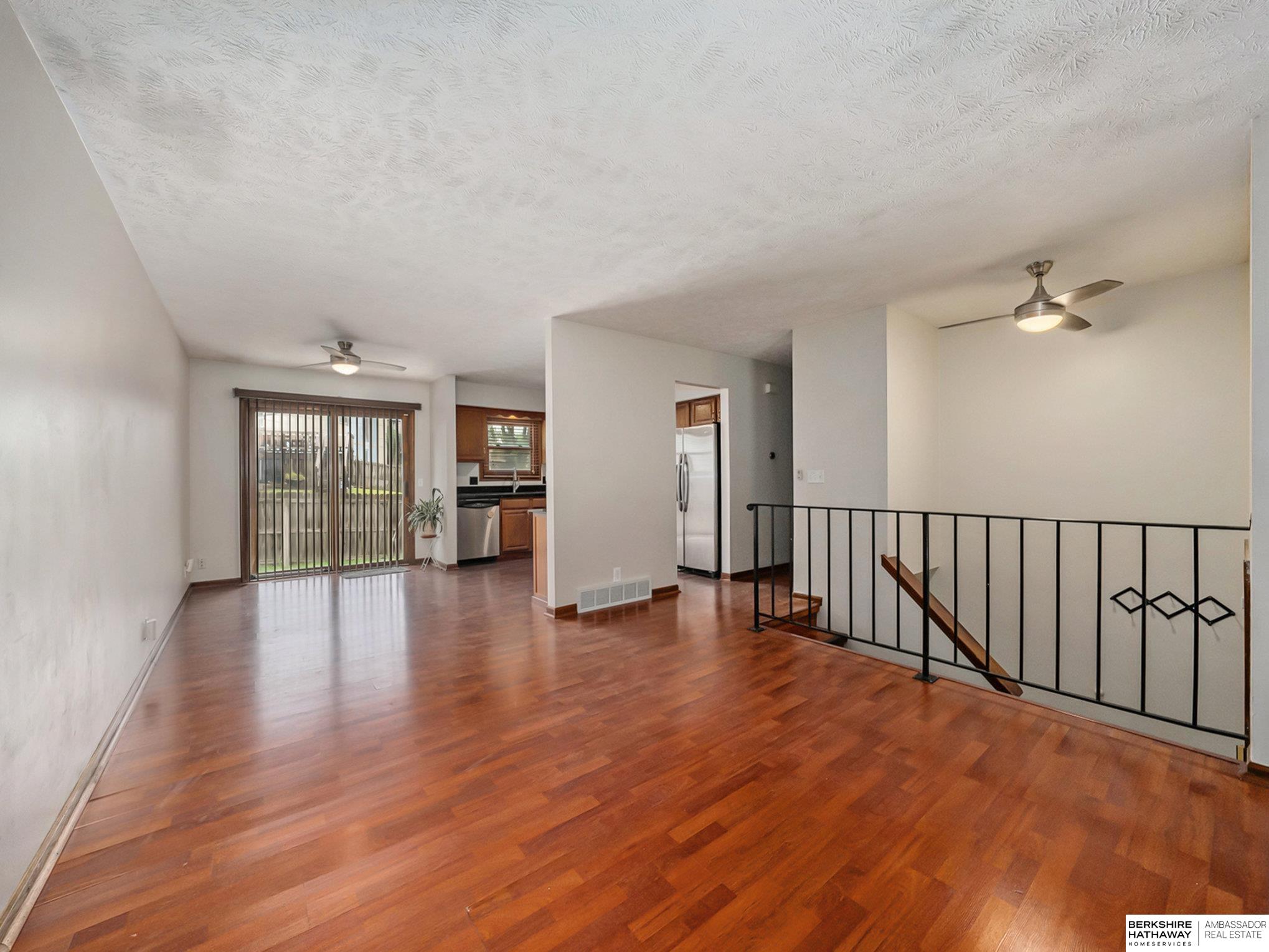 Omaha, Nebraska 68134, United States, 3 Bedrooms Bedrooms, ,2 BathroomsBathrooms,Residential,Pending,48367