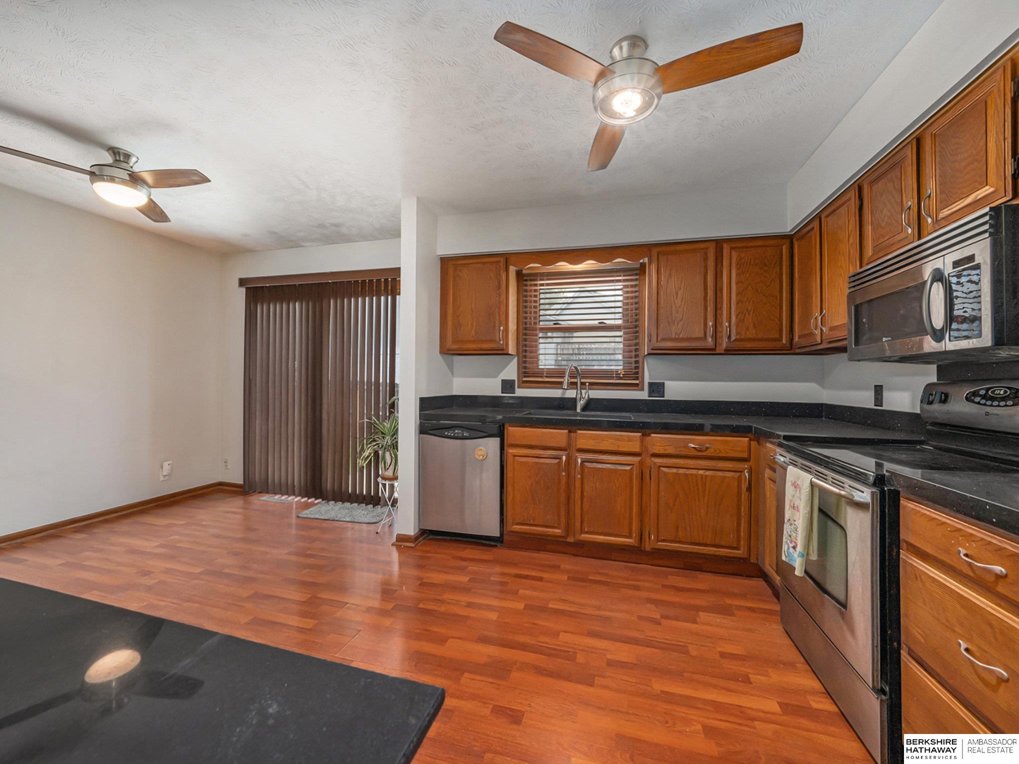 Omaha, Nebraska 68134, United States, 3 Bedrooms Bedrooms, ,2 BathroomsBathrooms,Residential,Pending,48367