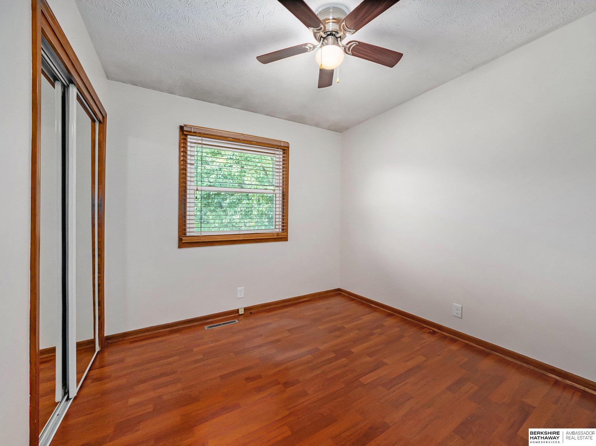 Omaha, Nebraska 68134, United States, 3 Bedrooms Bedrooms, ,2 BathroomsBathrooms,Residential,Pending,48367