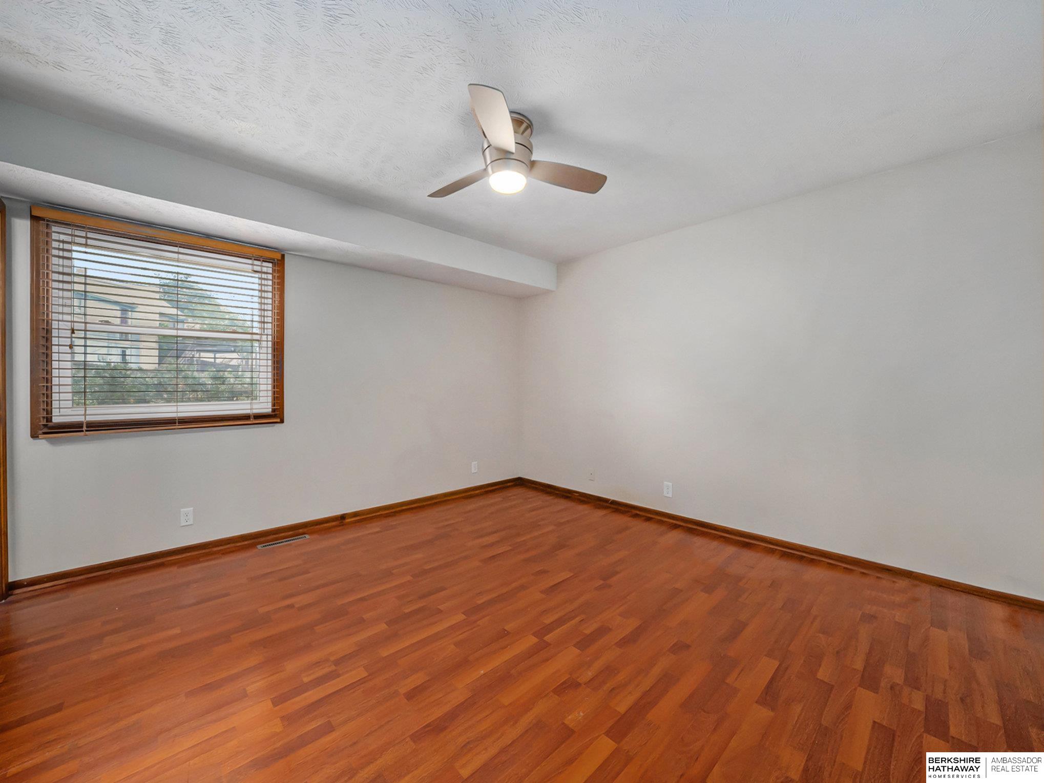 Omaha, Nebraska 68134, United States, 3 Bedrooms Bedrooms, ,2 BathroomsBathrooms,Residential,Pending,48367