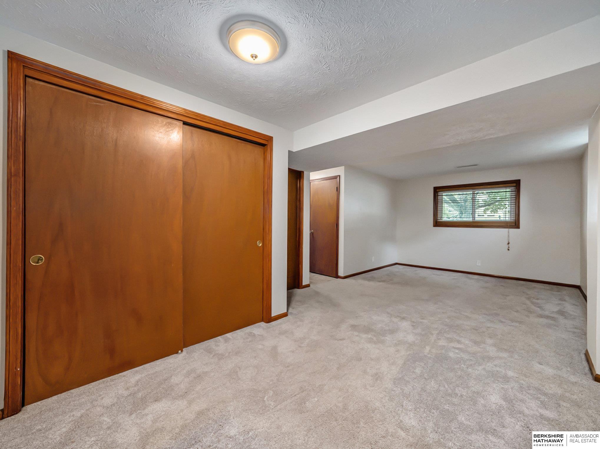 Omaha, Nebraska 68134, United States, 3 Bedrooms Bedrooms, ,2 BathroomsBathrooms,Residential,Pending,48367