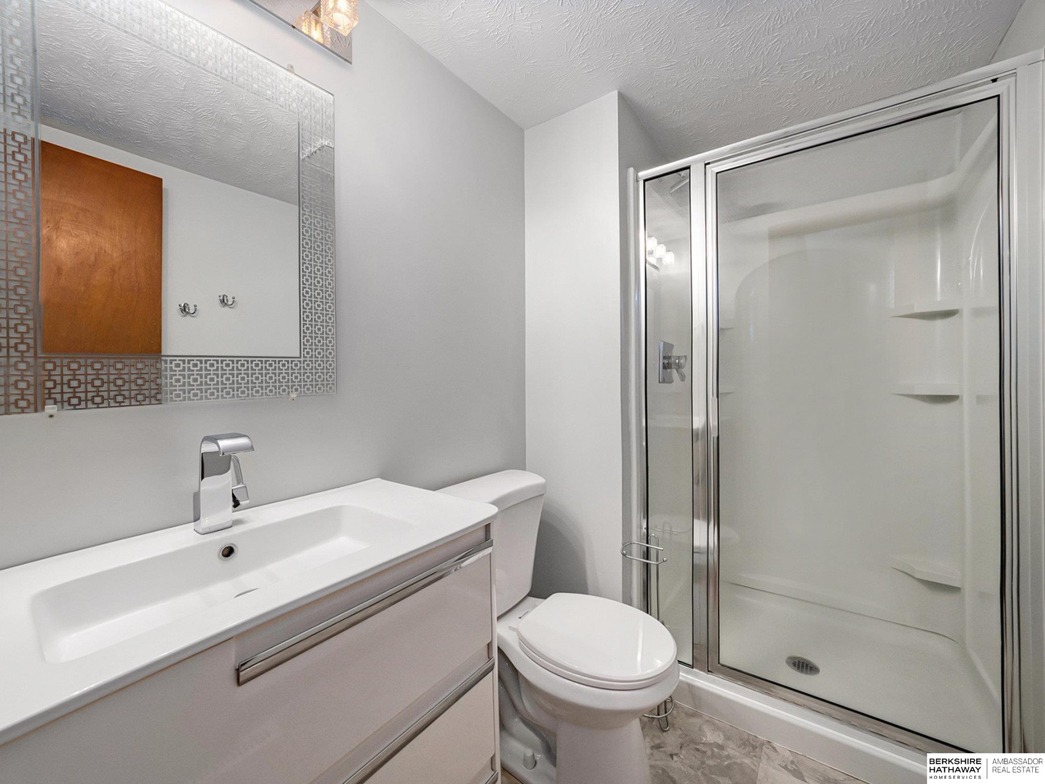 Omaha, Nebraska 68134, United States, 3 Bedrooms Bedrooms, ,2 BathroomsBathrooms,Residential,Pending,48367