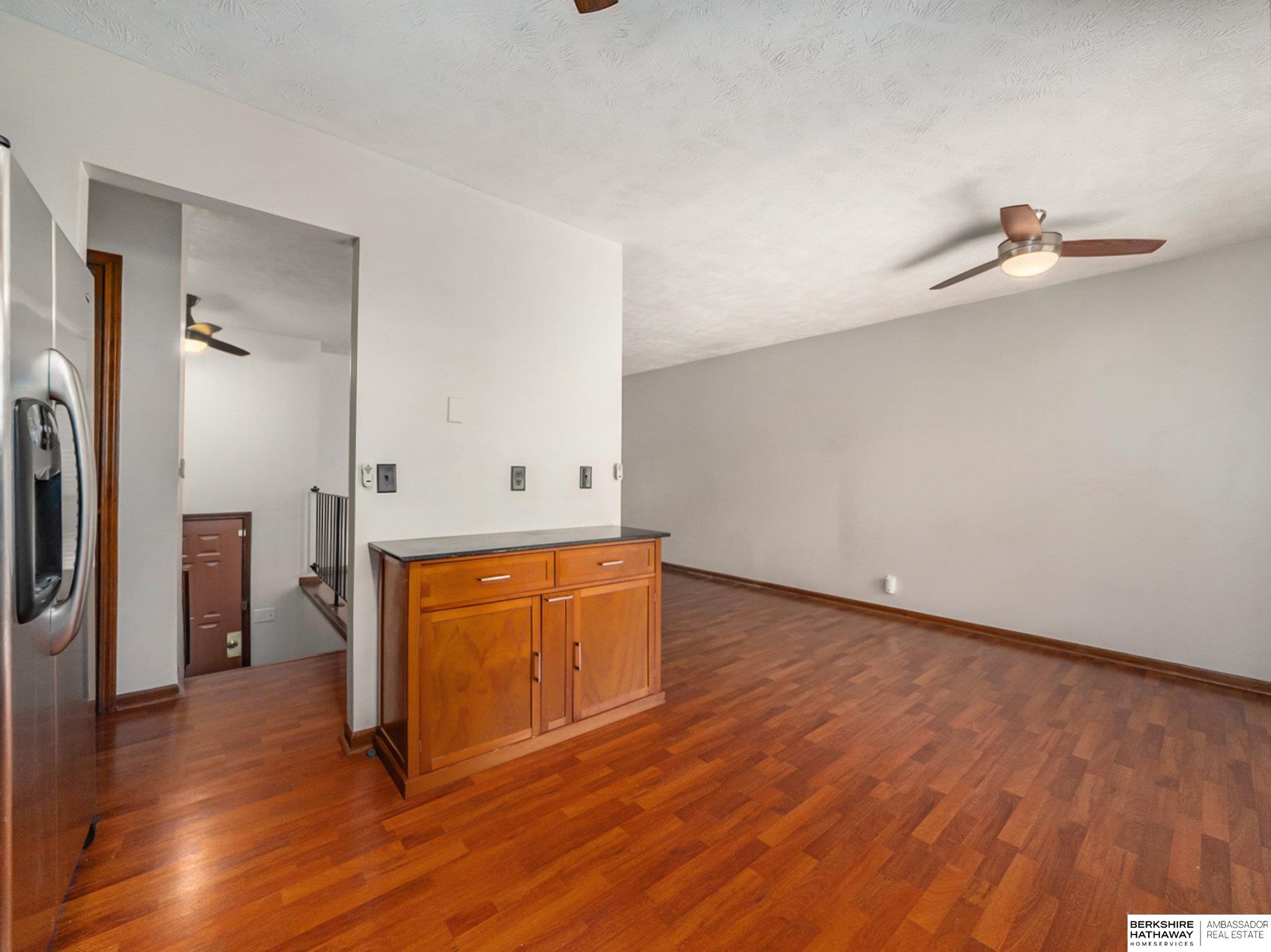 Omaha, Nebraska 68134, United States, 3 Bedrooms Bedrooms, ,2 BathroomsBathrooms,Residential,Pending,48367