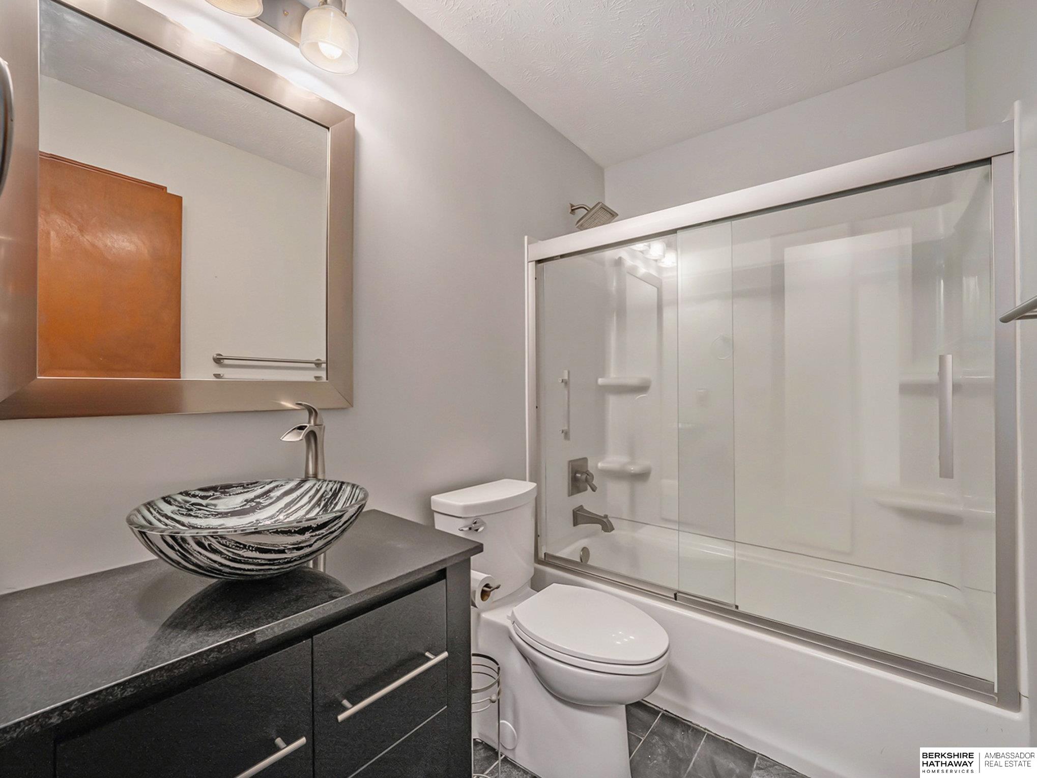 Omaha, Nebraska 68134, United States, 3 Bedrooms Bedrooms, ,2 BathroomsBathrooms,Residential,Pending,48367