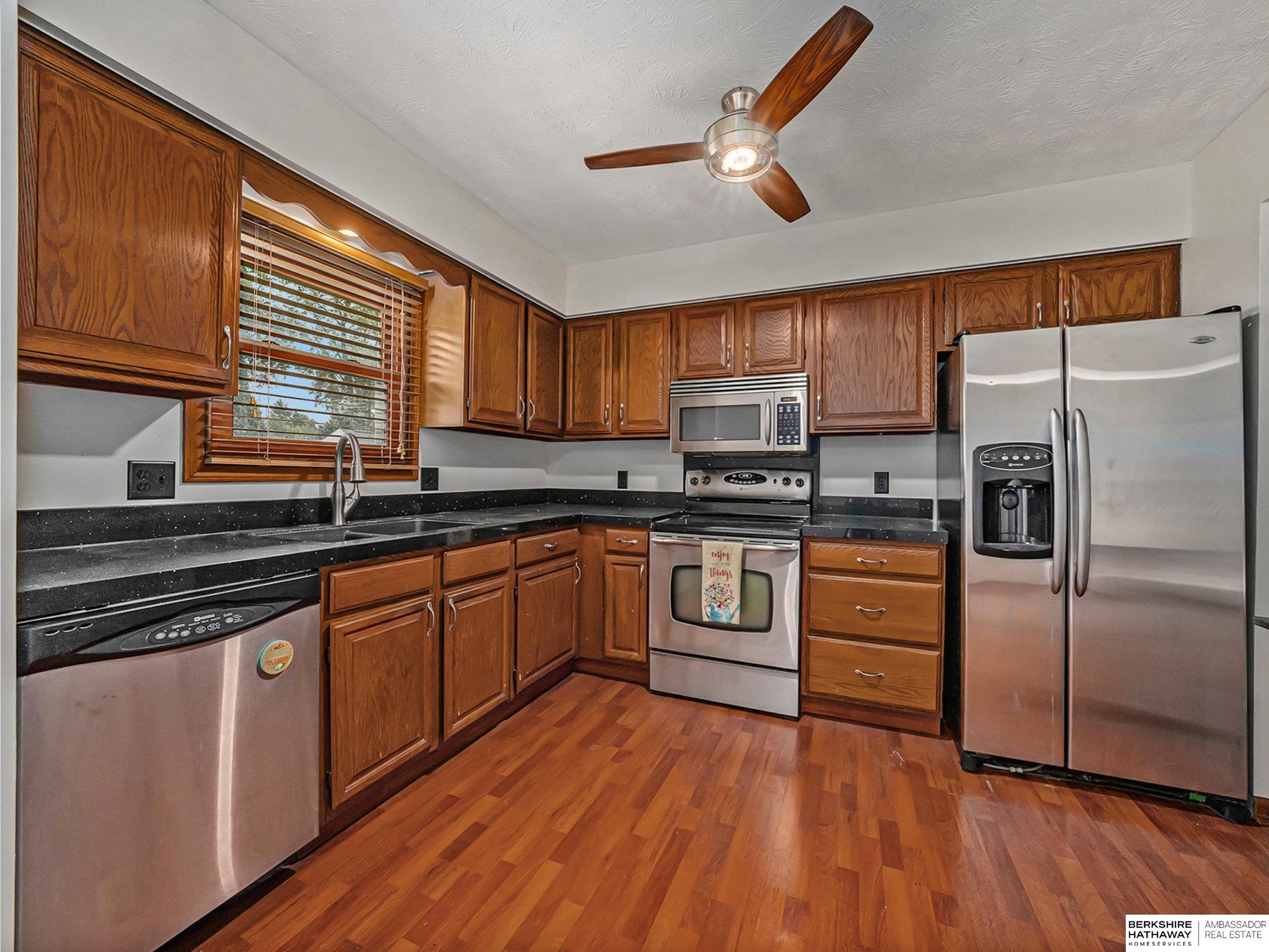 Omaha, Nebraska 68134, United States, 3 Bedrooms Bedrooms, ,2 BathroomsBathrooms,Residential,Pending,48367