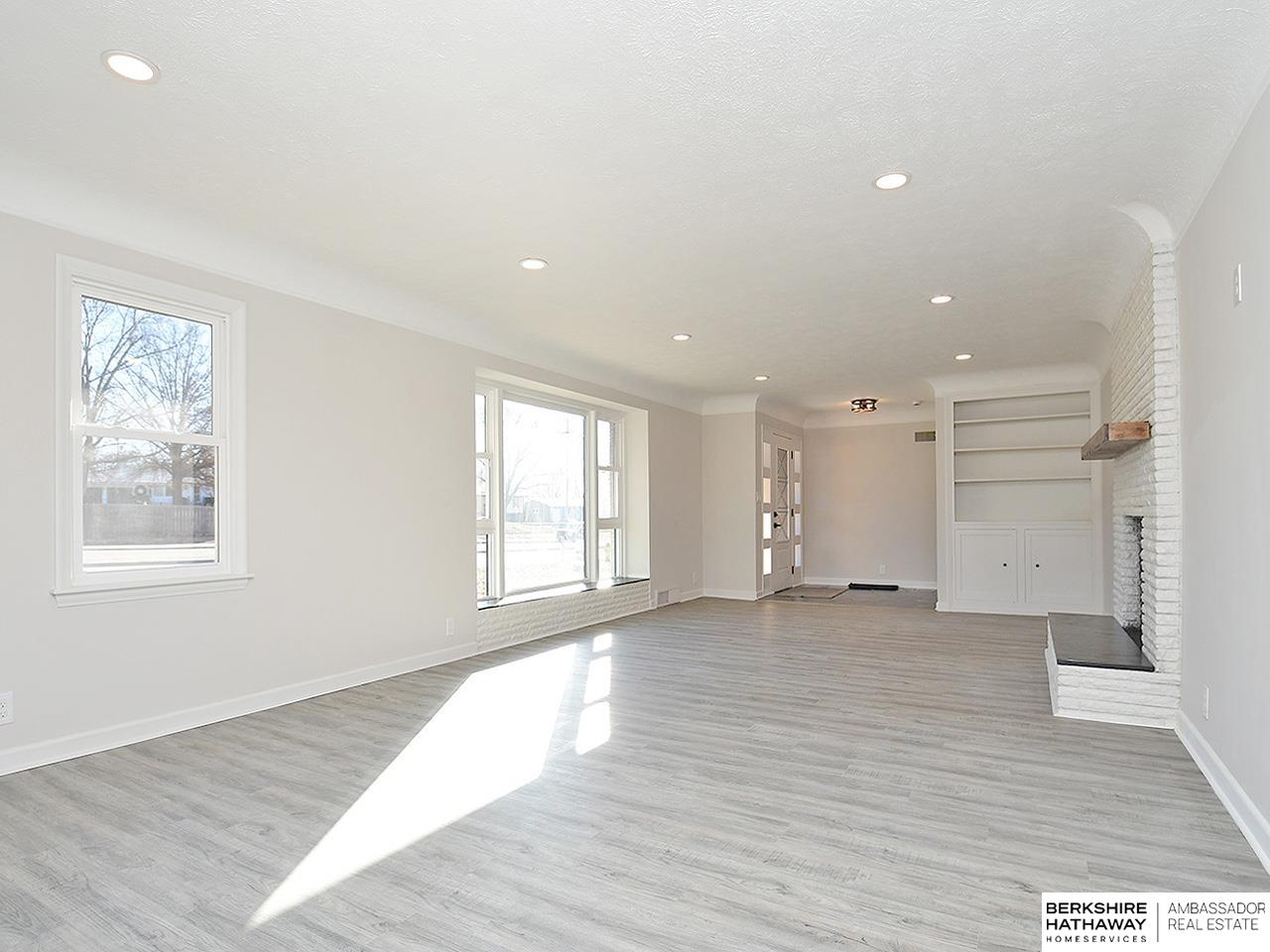 Elkhorn, Nebraska 68022, United States, 4 Bedrooms Bedrooms, ,3 BathroomsBathrooms,Residential,Active,19397