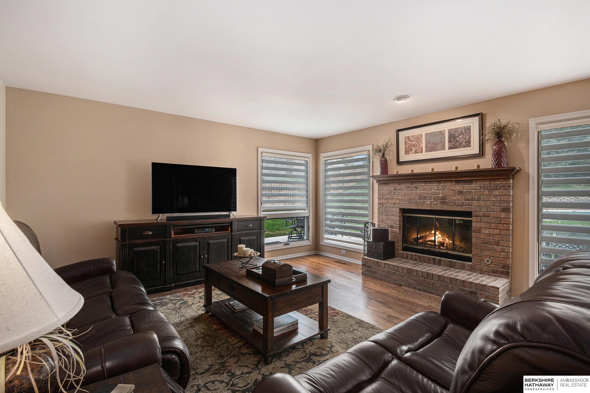 Omaha, Nebraska 68116, United States, 4 Bedrooms Bedrooms, ,4 BathroomsBathrooms,Residential,Pending,104945