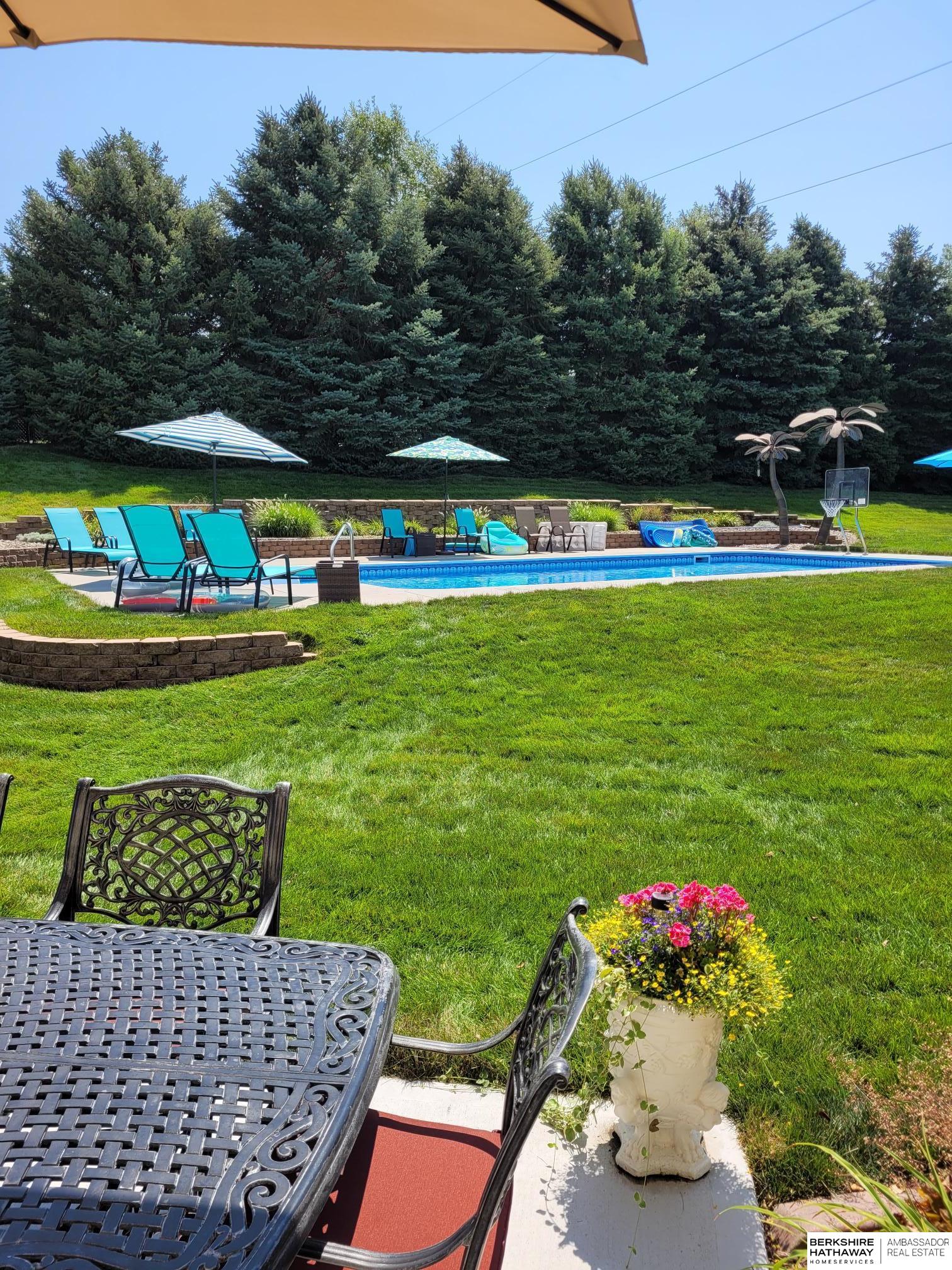 Omaha, Nebraska 68116, United States, 4 Bedrooms Bedrooms, ,4 BathroomsBathrooms,Residential,Pending,104945