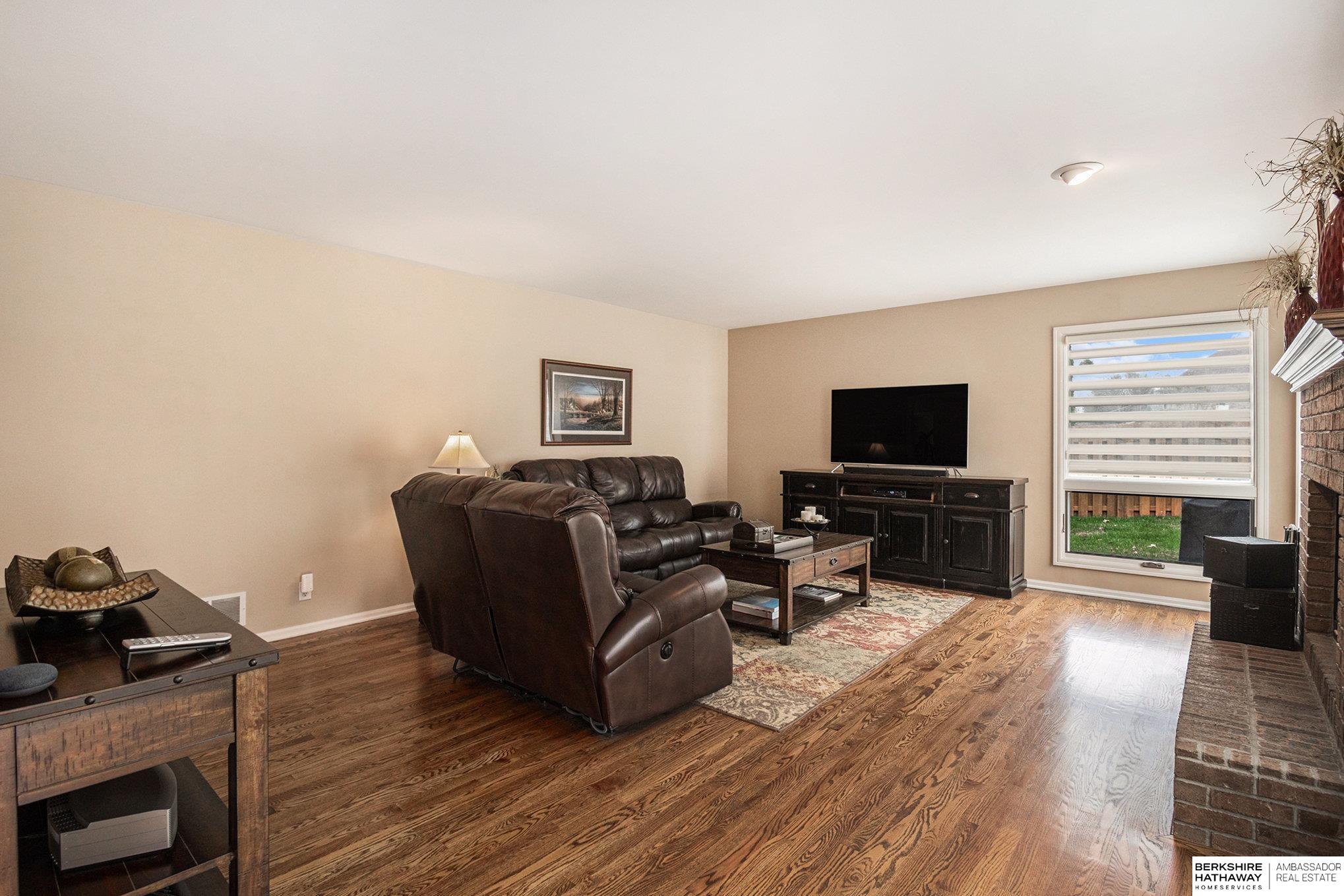 Omaha, Nebraska 68116, United States, 4 Bedrooms Bedrooms, ,4 BathroomsBathrooms,Residential,Pending,104945