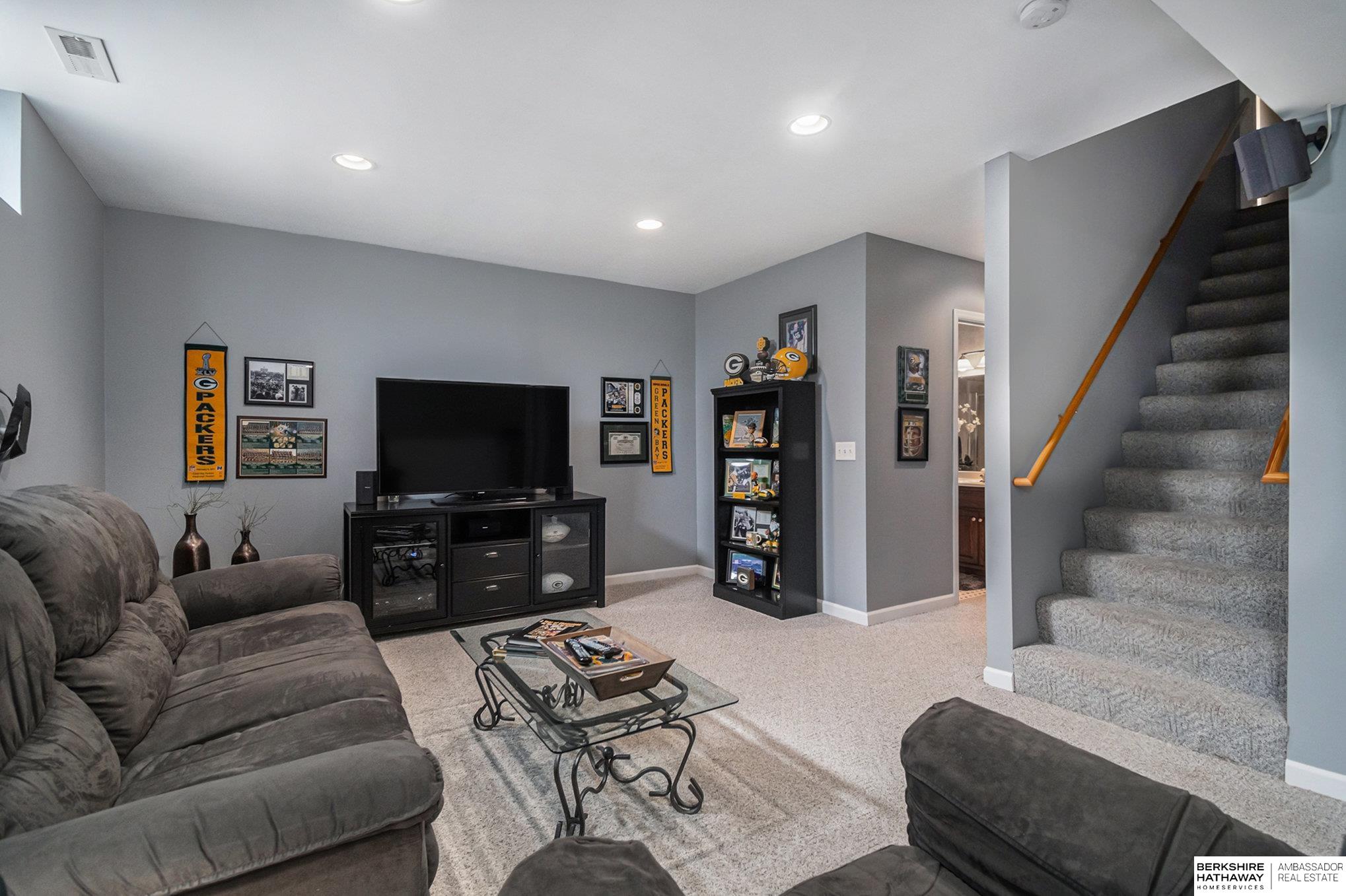 Omaha, Nebraska 68116, United States, 4 Bedrooms Bedrooms, ,4 BathroomsBathrooms,Residential,Pending,104945