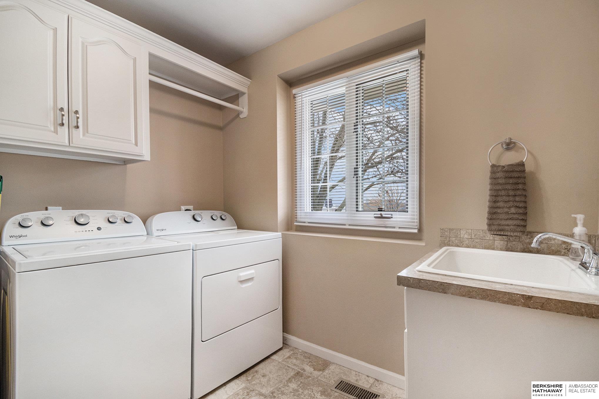 Omaha, Nebraska 68116, United States, 4 Bedrooms Bedrooms, ,4 BathroomsBathrooms,Residential,Pending,104945