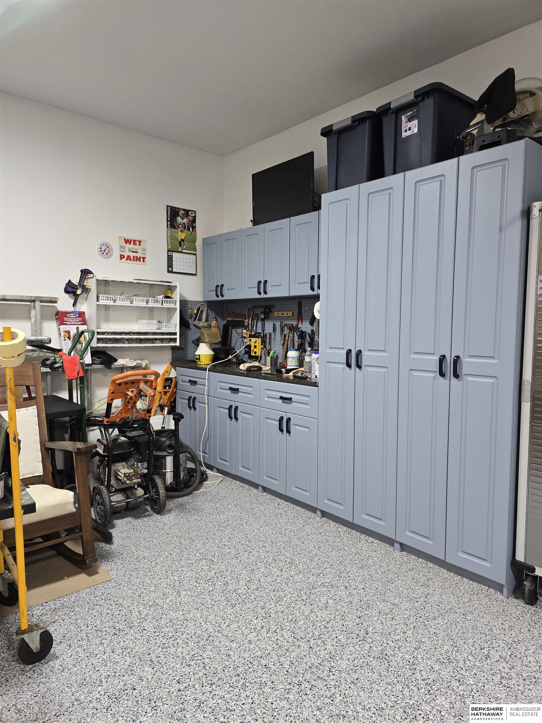 Omaha, Nebraska 68116, United States, 4 Bedrooms Bedrooms, ,4 BathroomsBathrooms,Residential,Pending,104945