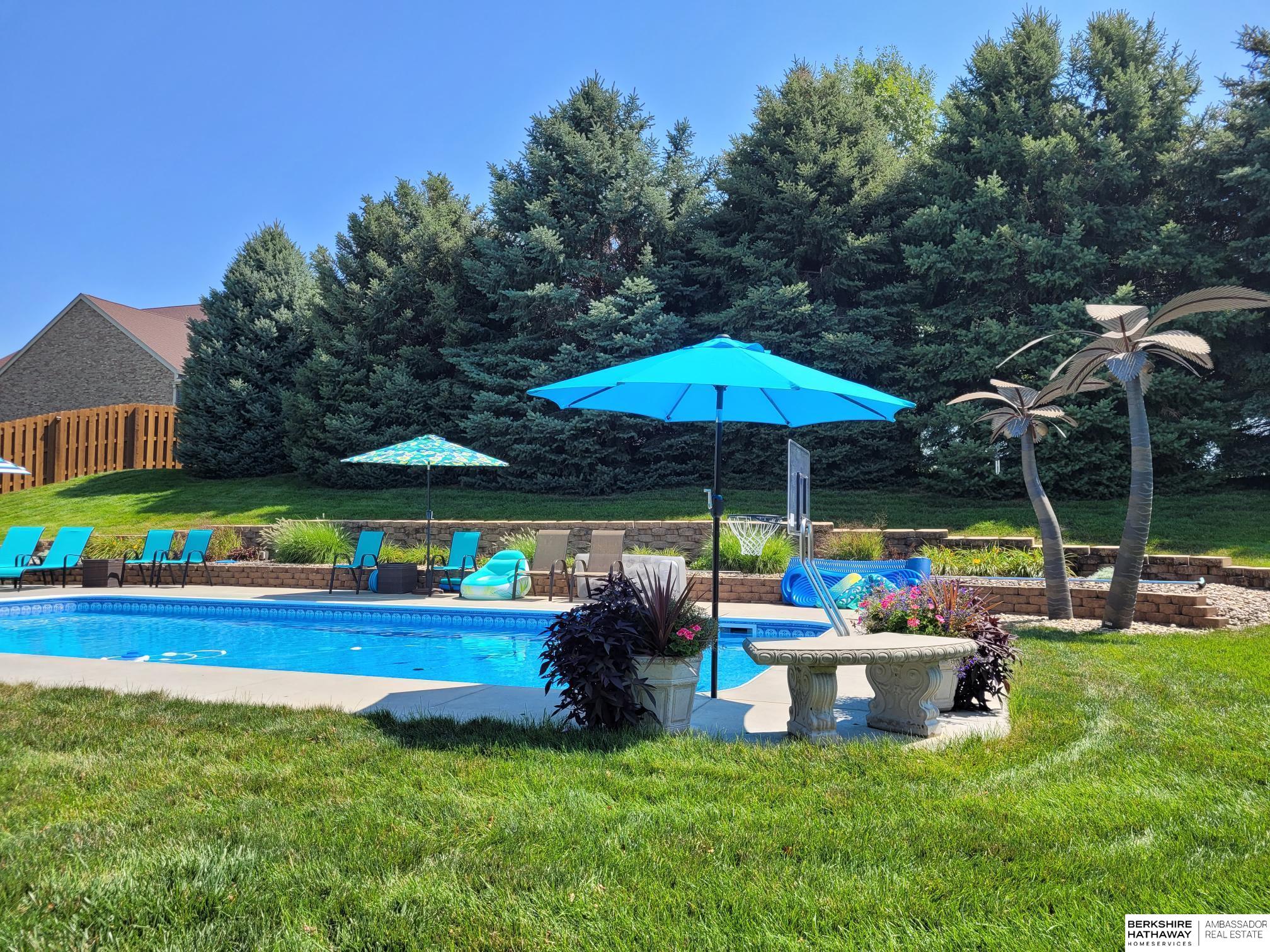 Omaha, Nebraska 68116, United States, 4 Bedrooms Bedrooms, ,4 BathroomsBathrooms,Residential,Pending,104945