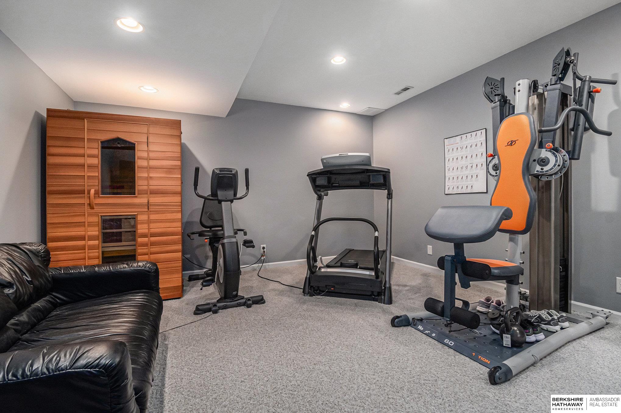 Omaha, Nebraska 68116, United States, 4 Bedrooms Bedrooms, ,4 BathroomsBathrooms,Residential,Pending,104945