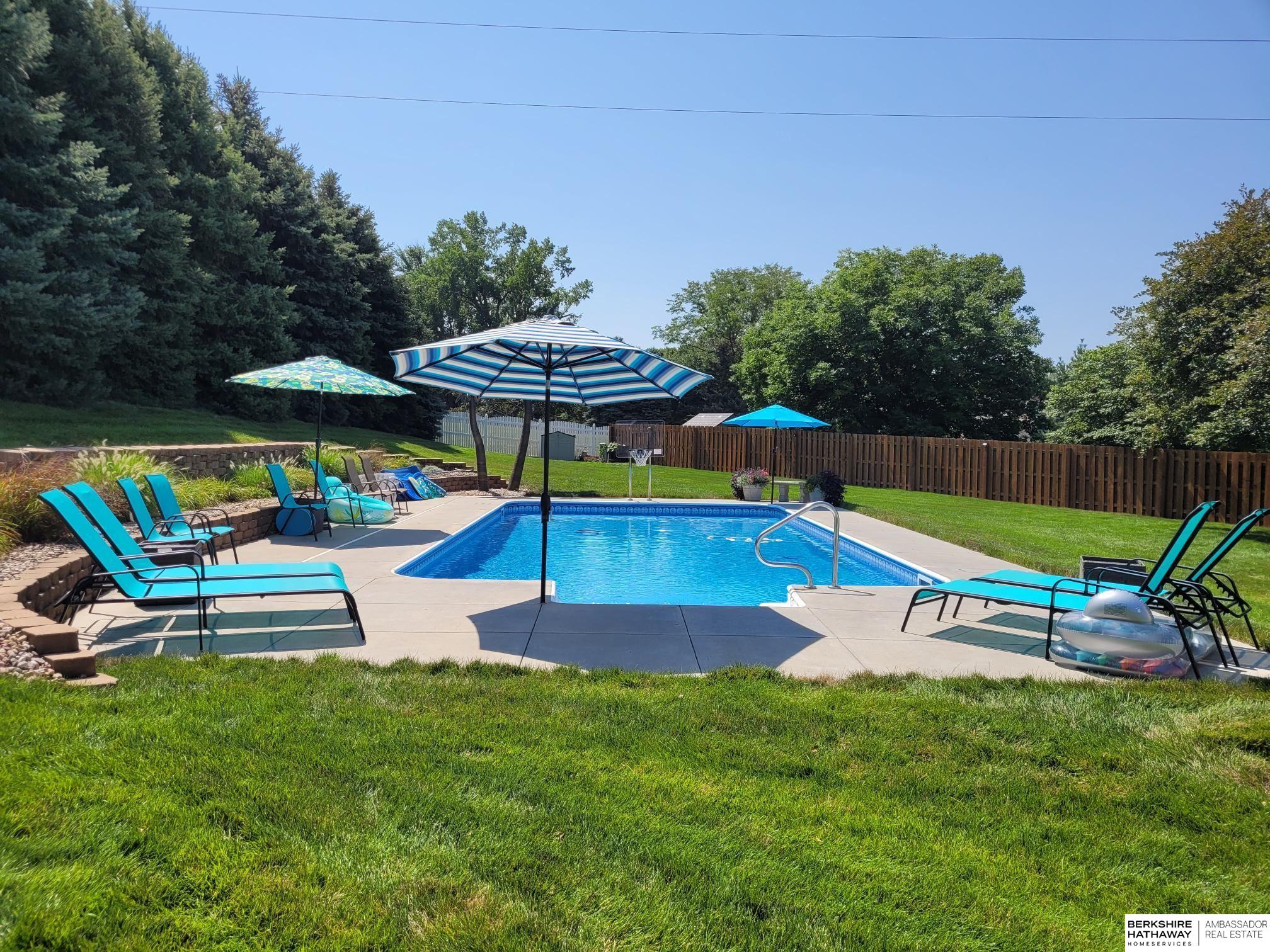 Omaha, Nebraska 68116, United States, 4 Bedrooms Bedrooms, ,4 BathroomsBathrooms,Residential,Pending,104945