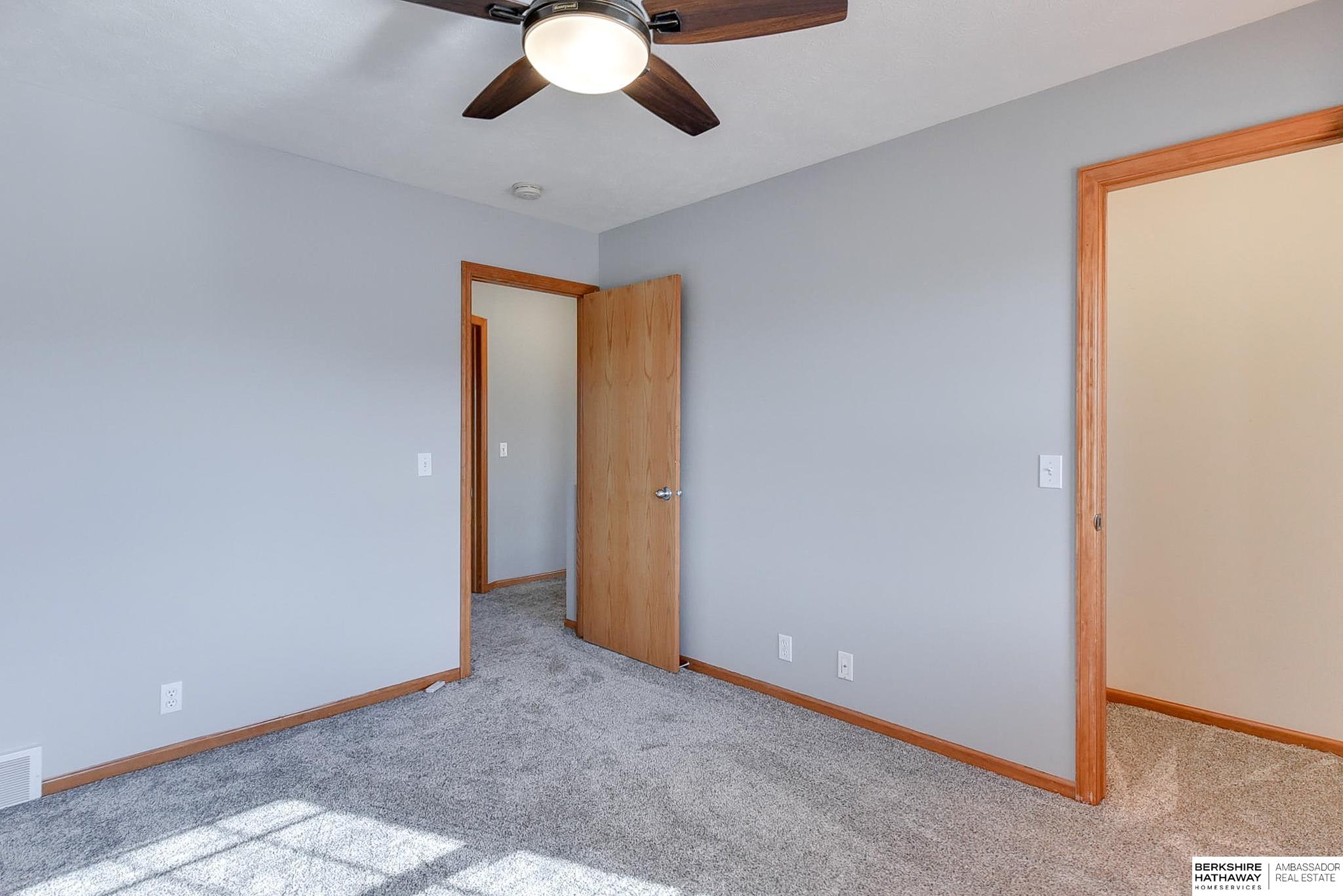 Omaha, Nebraska 68116, United States, 5 Bedrooms Bedrooms, ,3 BathroomsBathrooms,Residential,Pending,41645