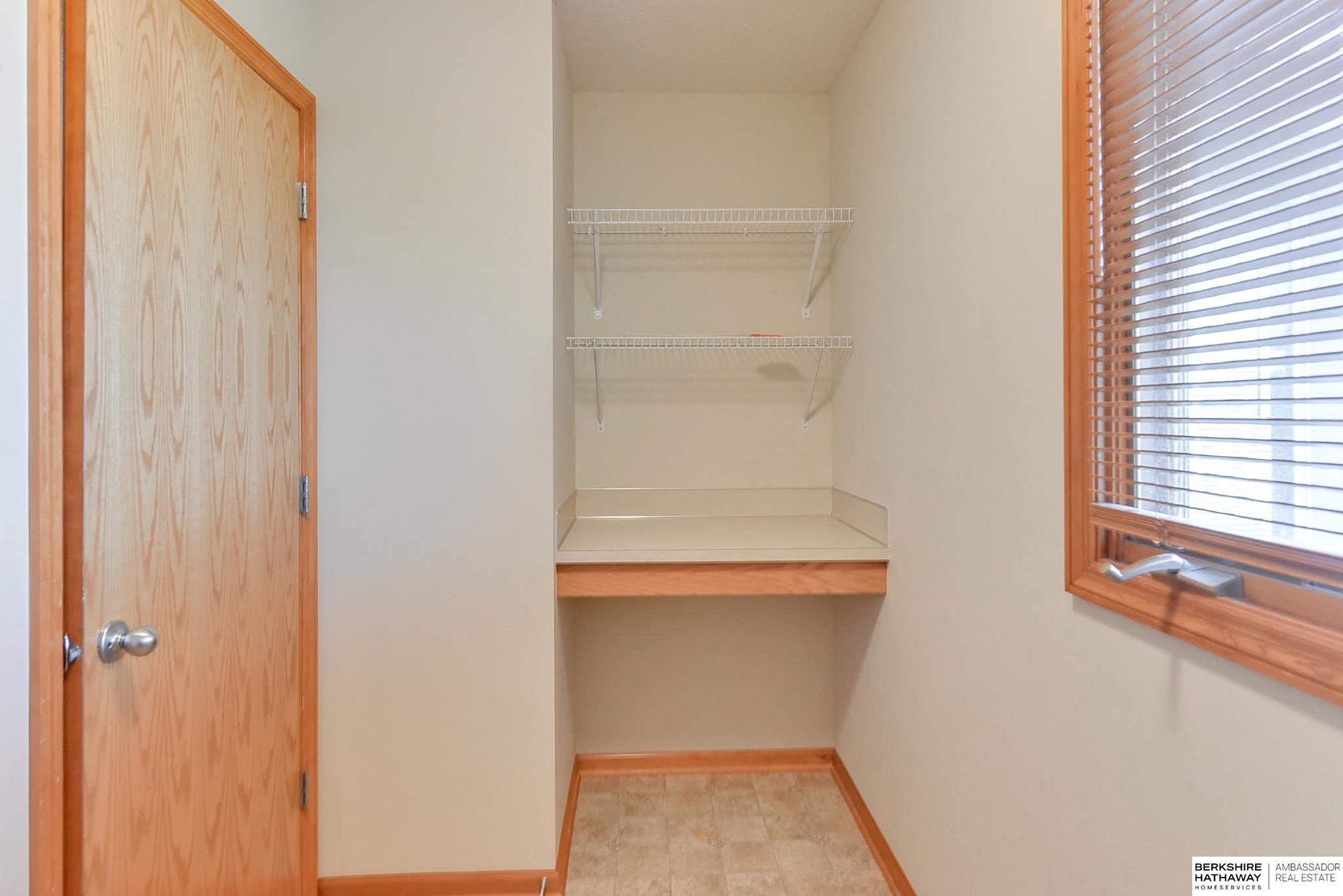 Omaha, Nebraska 68116, United States, 5 Bedrooms Bedrooms, ,3 BathroomsBathrooms,Residential,Pending,41645