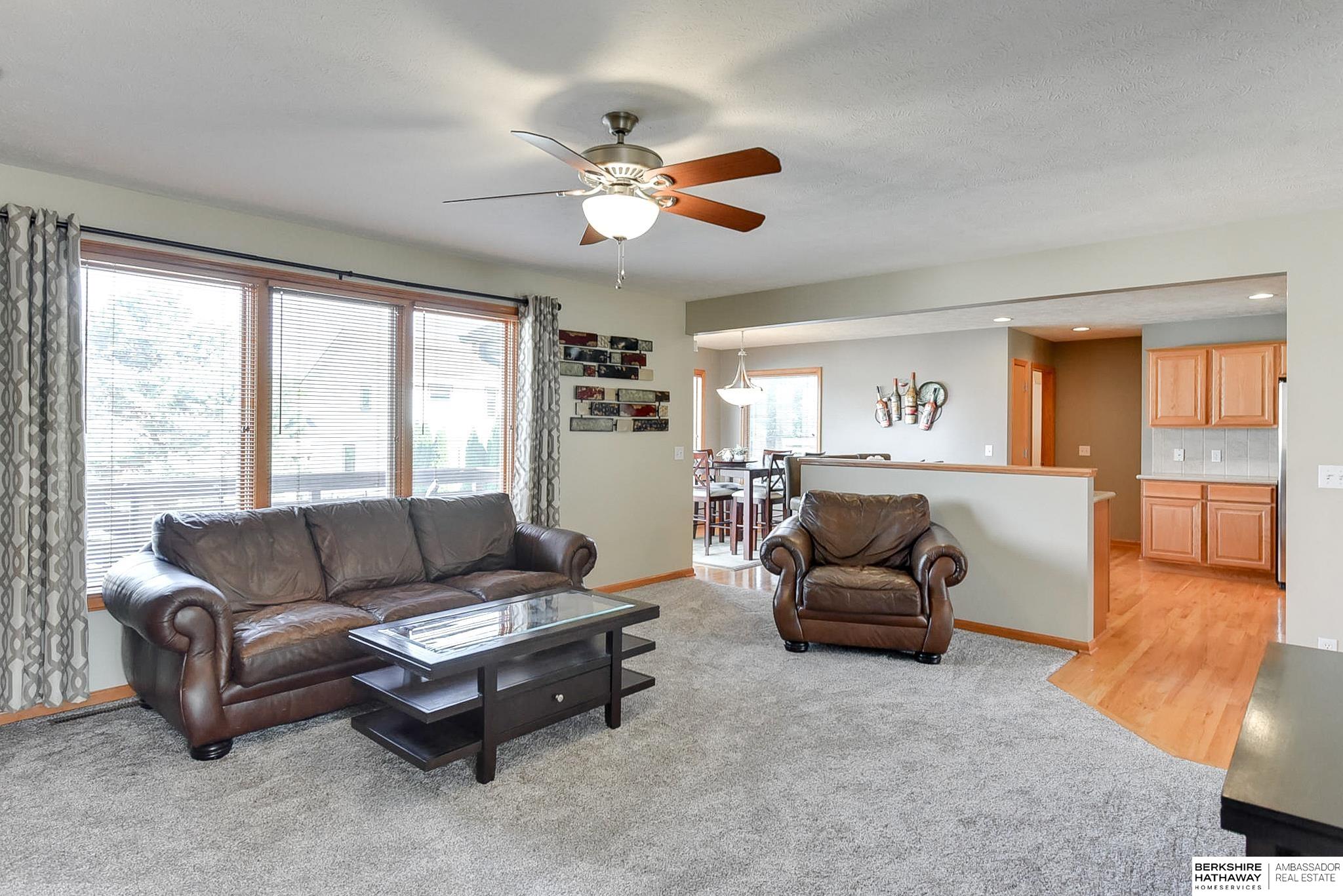 Omaha, Nebraska 68116, United States, 5 Bedrooms Bedrooms, ,3 BathroomsBathrooms,Residential,Pending,41645