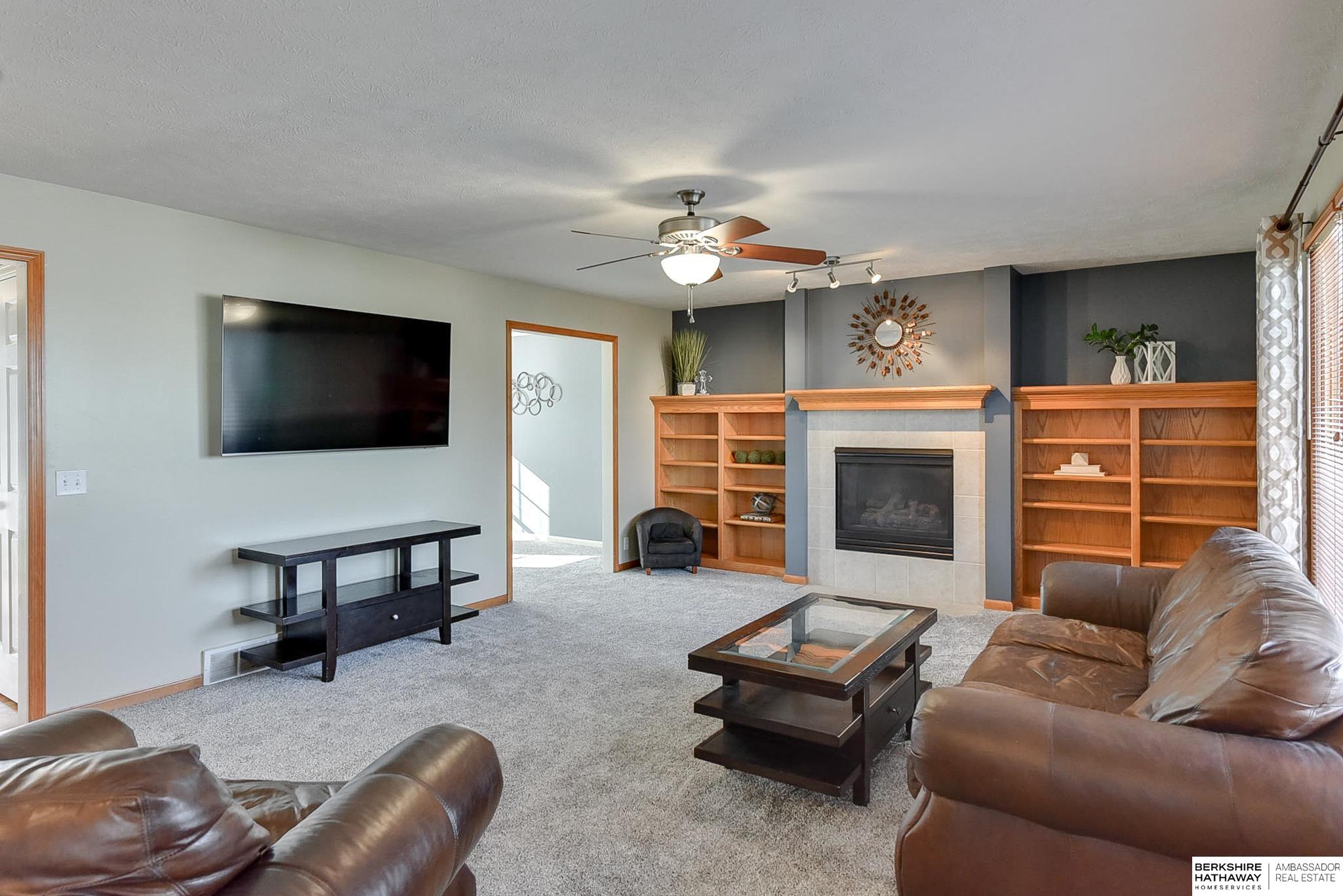 Omaha, Nebraska 68116, United States, 5 Bedrooms Bedrooms, ,3 BathroomsBathrooms,Residential,Pending,41645