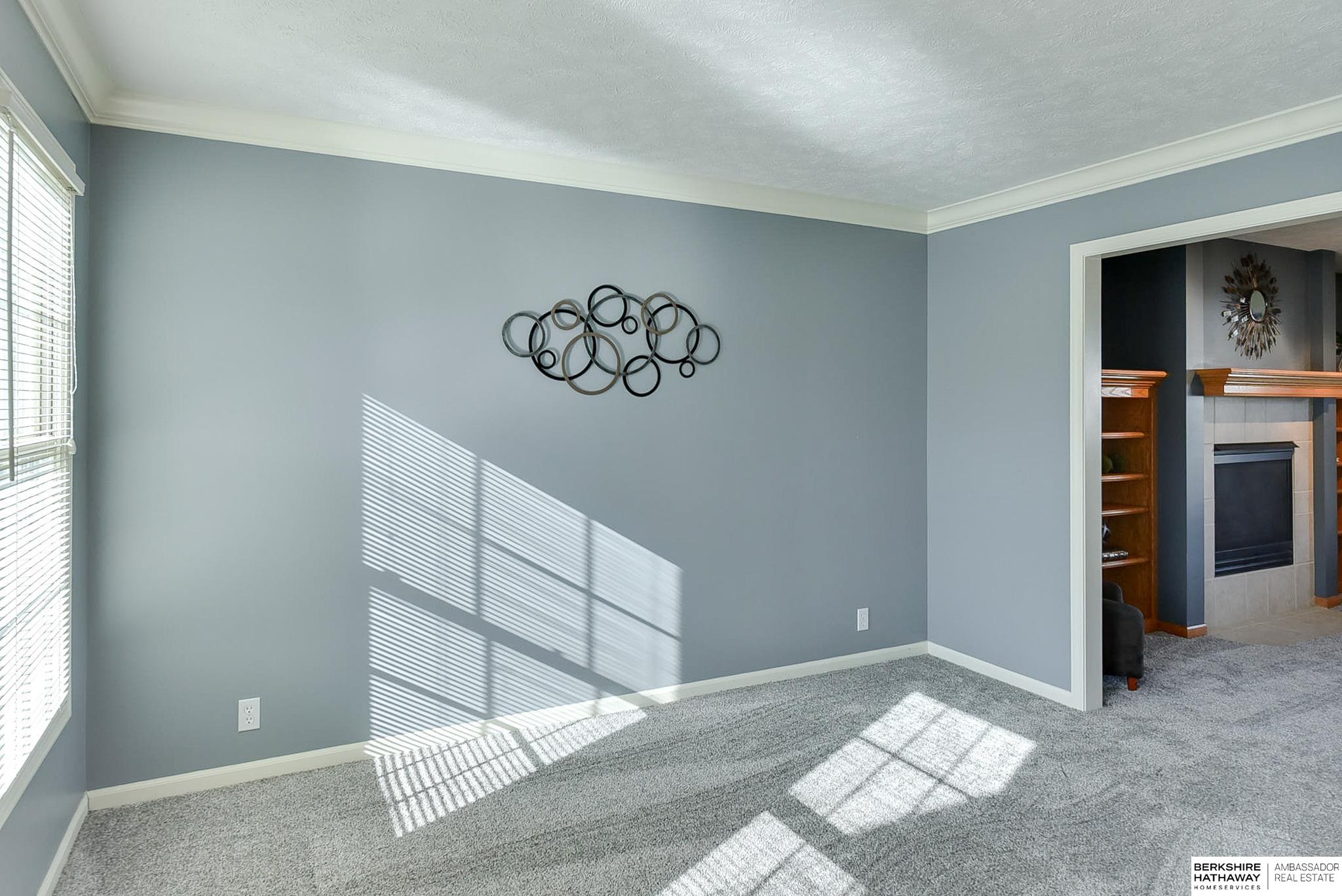 Omaha, Nebraska 68116, United States, 5 Bedrooms Bedrooms, ,3 BathroomsBathrooms,Residential,Pending,41645