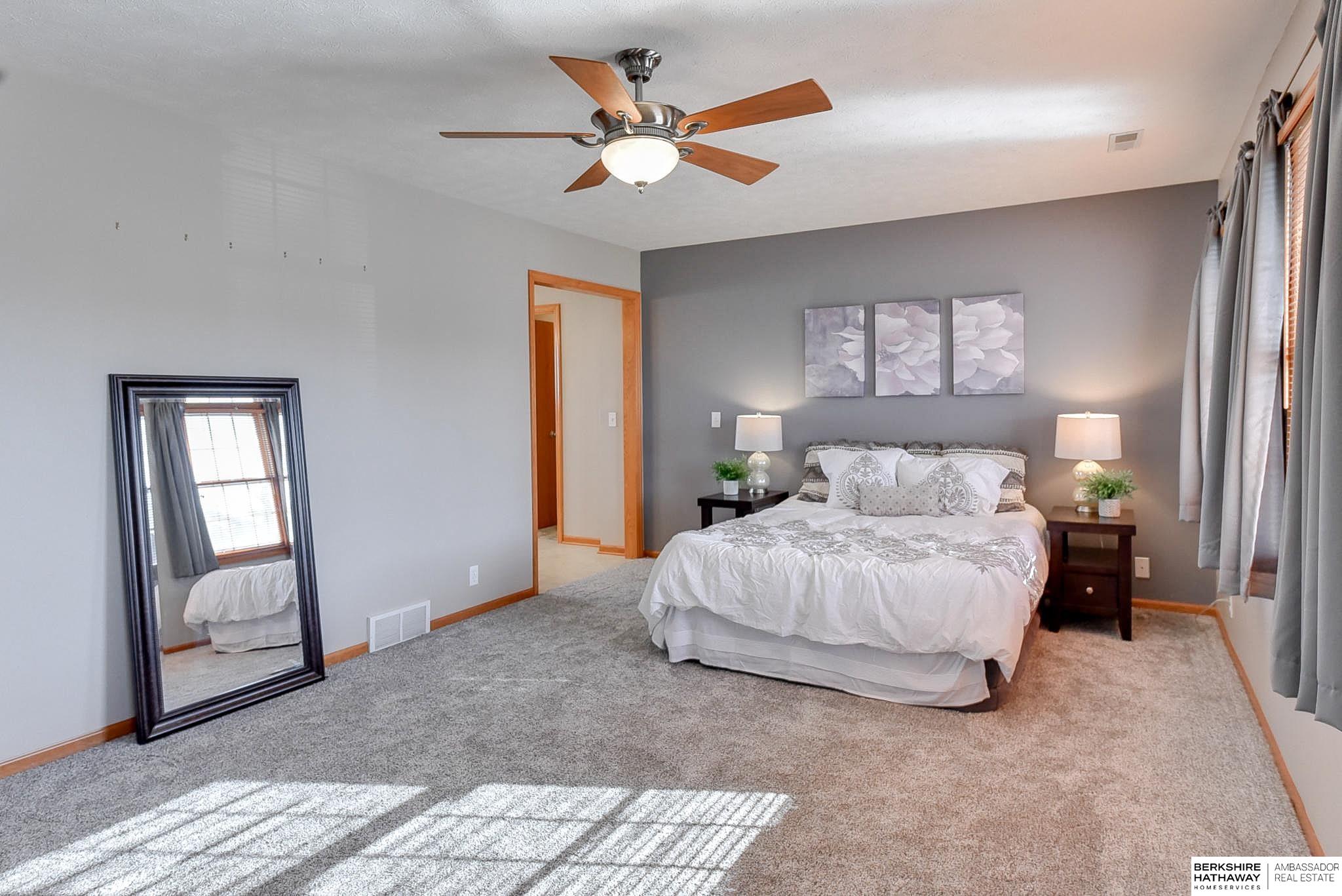 Omaha, Nebraska 68116, United States, 5 Bedrooms Bedrooms, ,3 BathroomsBathrooms,Residential,Pending,41645