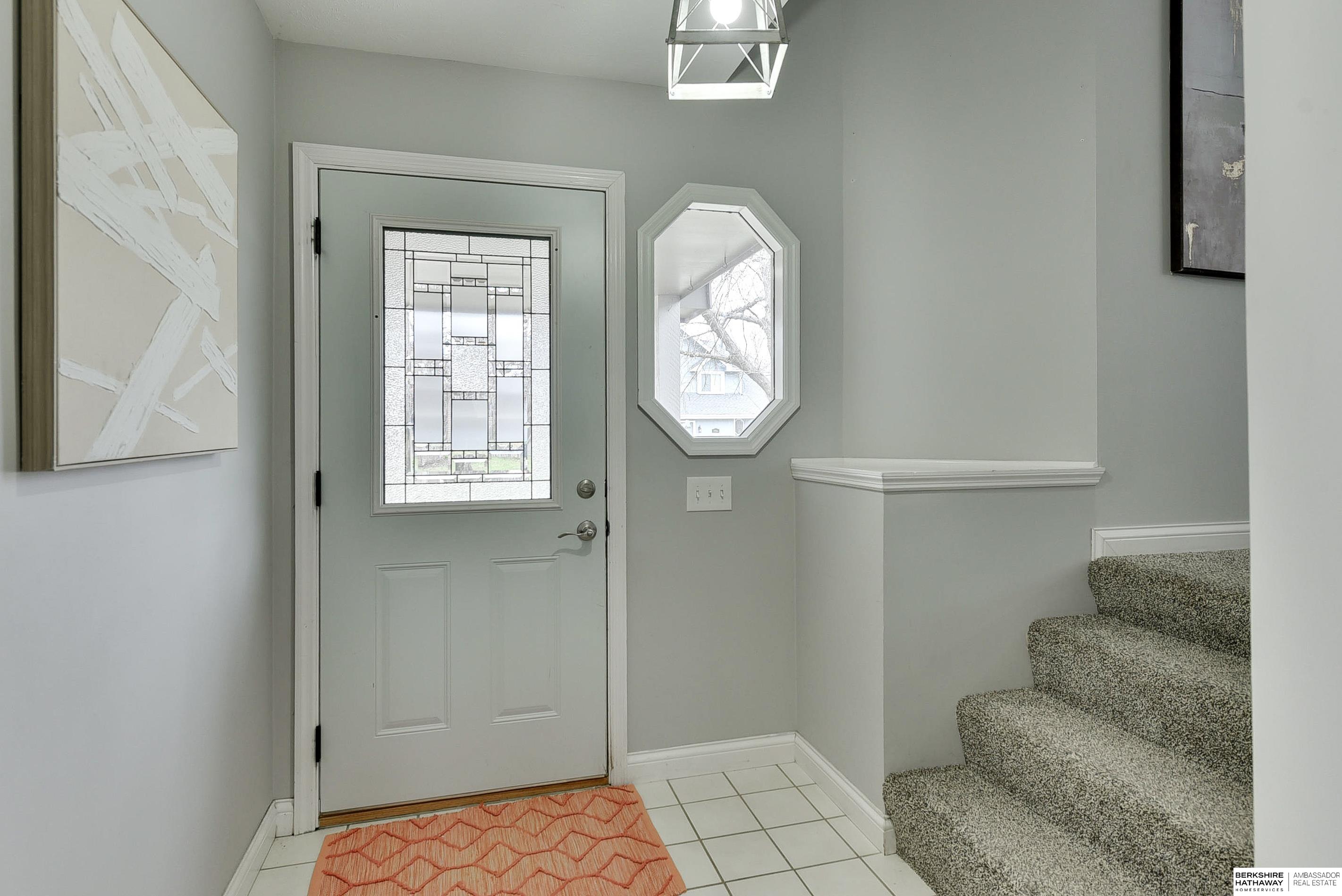 Omaha, Nebraska 68135, United States, 3 Bedrooms Bedrooms, ,3 BathroomsBathrooms,Residential,Pending,101819