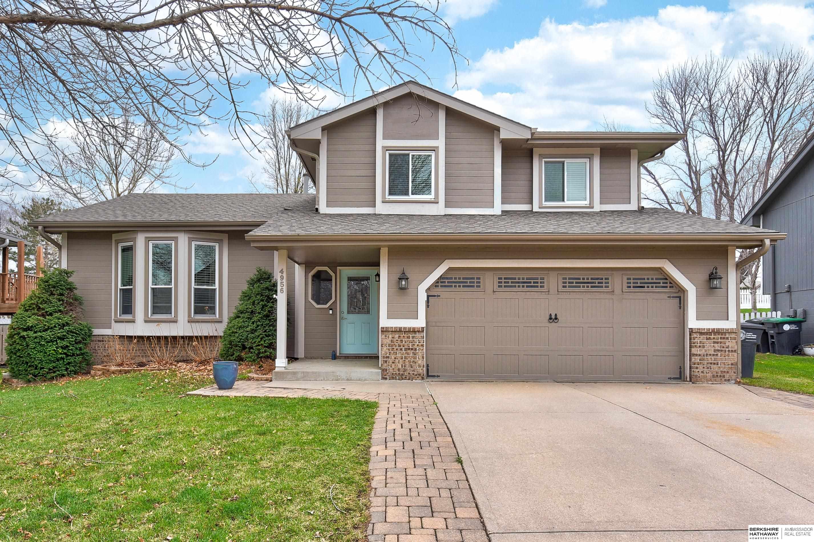 Omaha, Nebraska 68135, United States, 3 Bedrooms Bedrooms, ,3 BathroomsBathrooms,Residential,Pending,101819