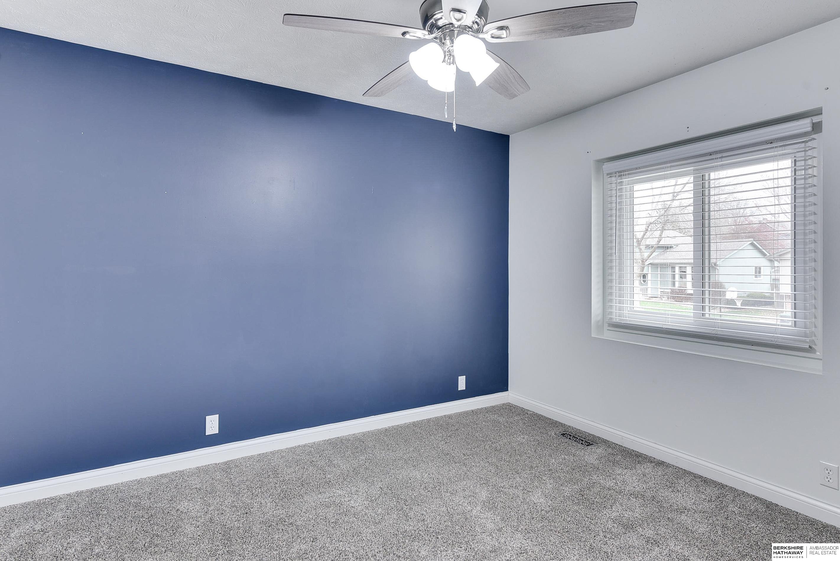 Omaha, Nebraska 68135, United States, 3 Bedrooms Bedrooms, ,3 BathroomsBathrooms,Residential,Pending,101819