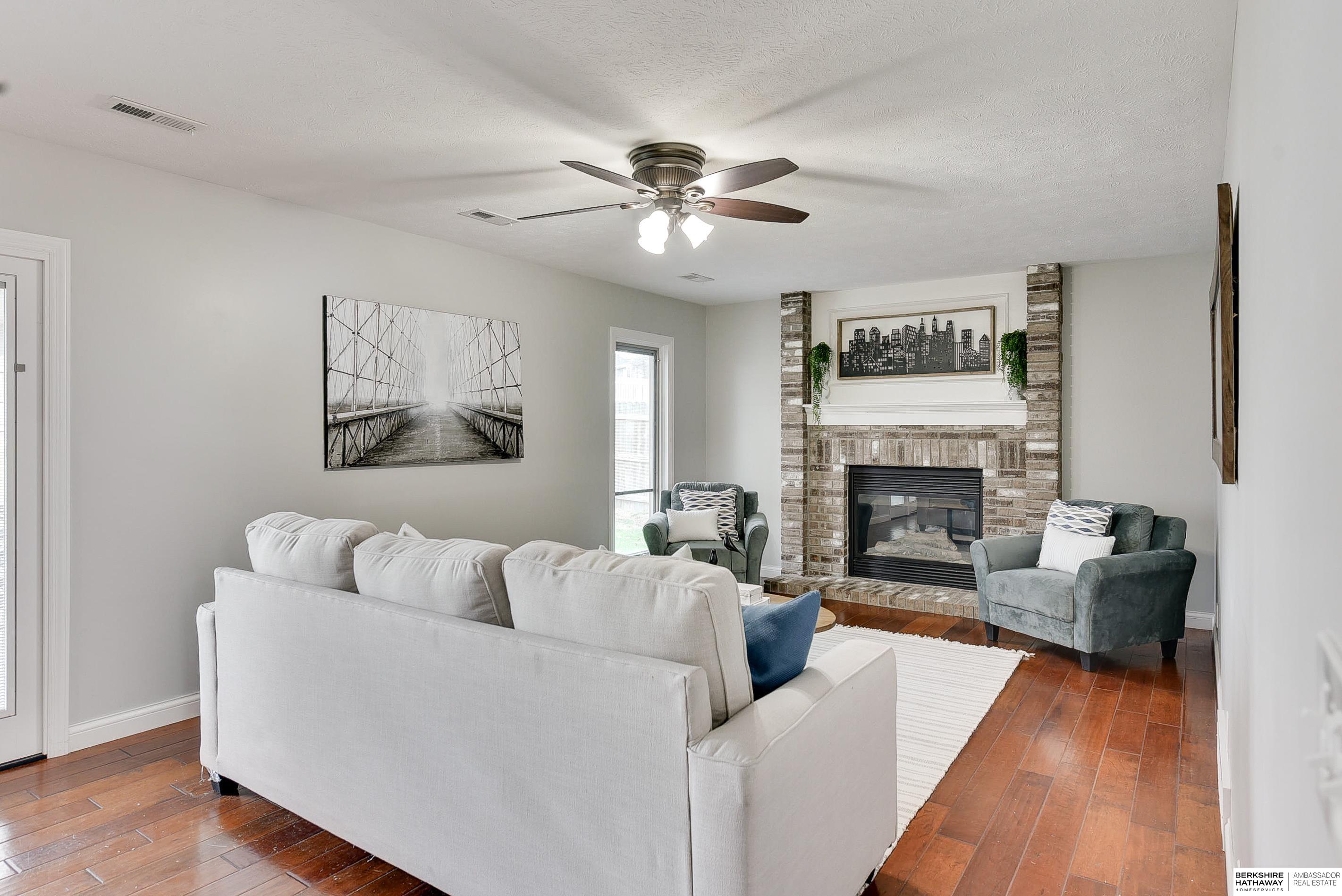 Omaha, Nebraska 68135, United States, 3 Bedrooms Bedrooms, ,3 BathroomsBathrooms,Residential,Pending,101819