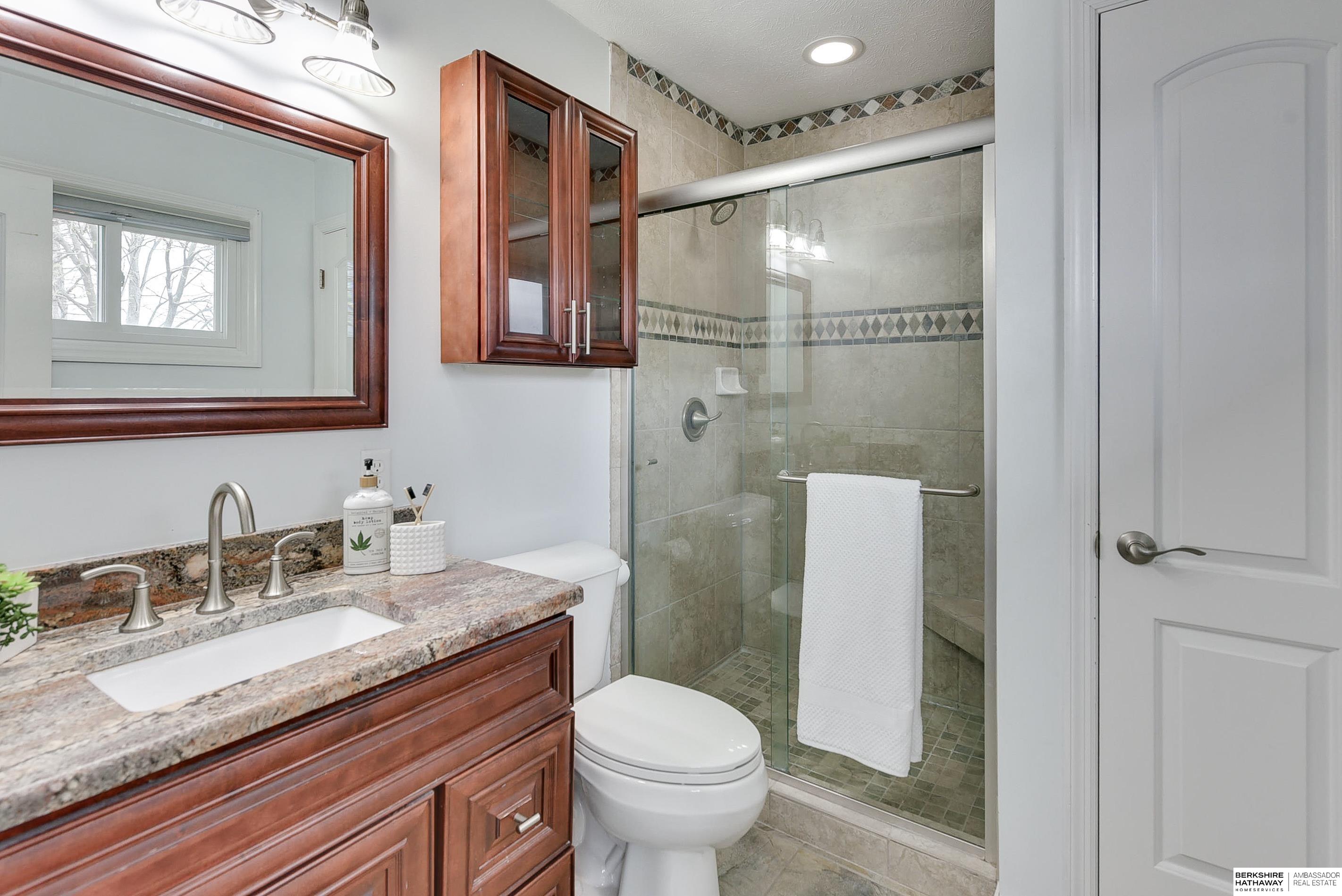 Omaha, Nebraska 68135, United States, 3 Bedrooms Bedrooms, ,3 BathroomsBathrooms,Residential,Pending,101819