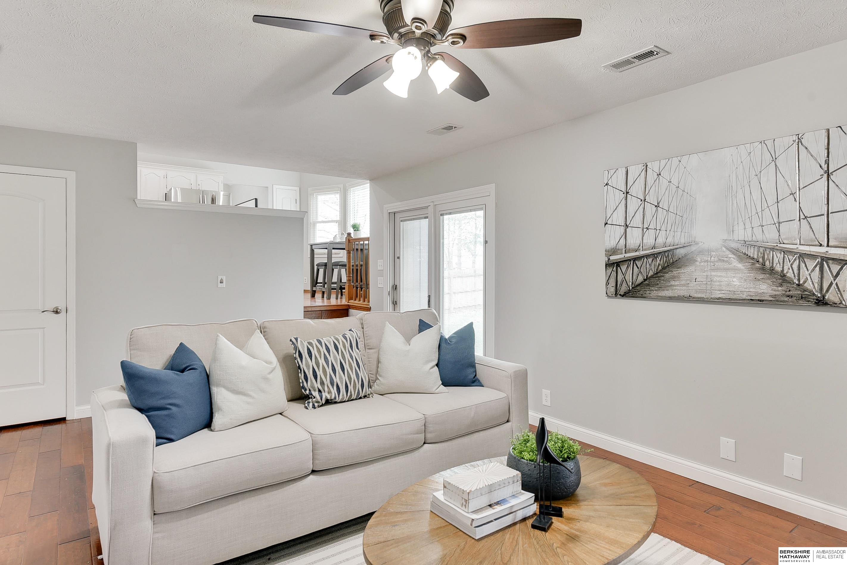 Omaha, Nebraska 68135, United States, 3 Bedrooms Bedrooms, ,3 BathroomsBathrooms,Residential,Pending,101819