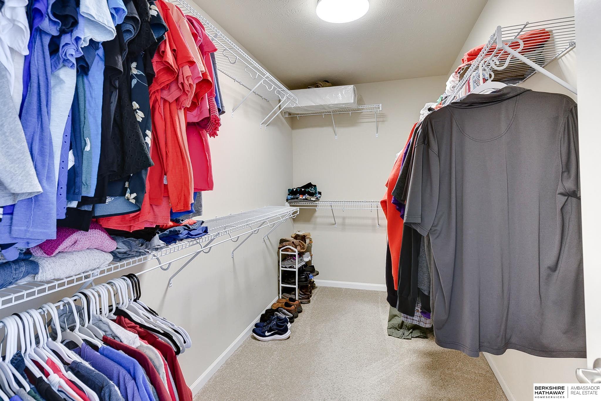 Omaha, Nebraska 68136, United States, 4 Bedrooms Bedrooms, ,3 BathroomsBathrooms,Residential,Pending,113945