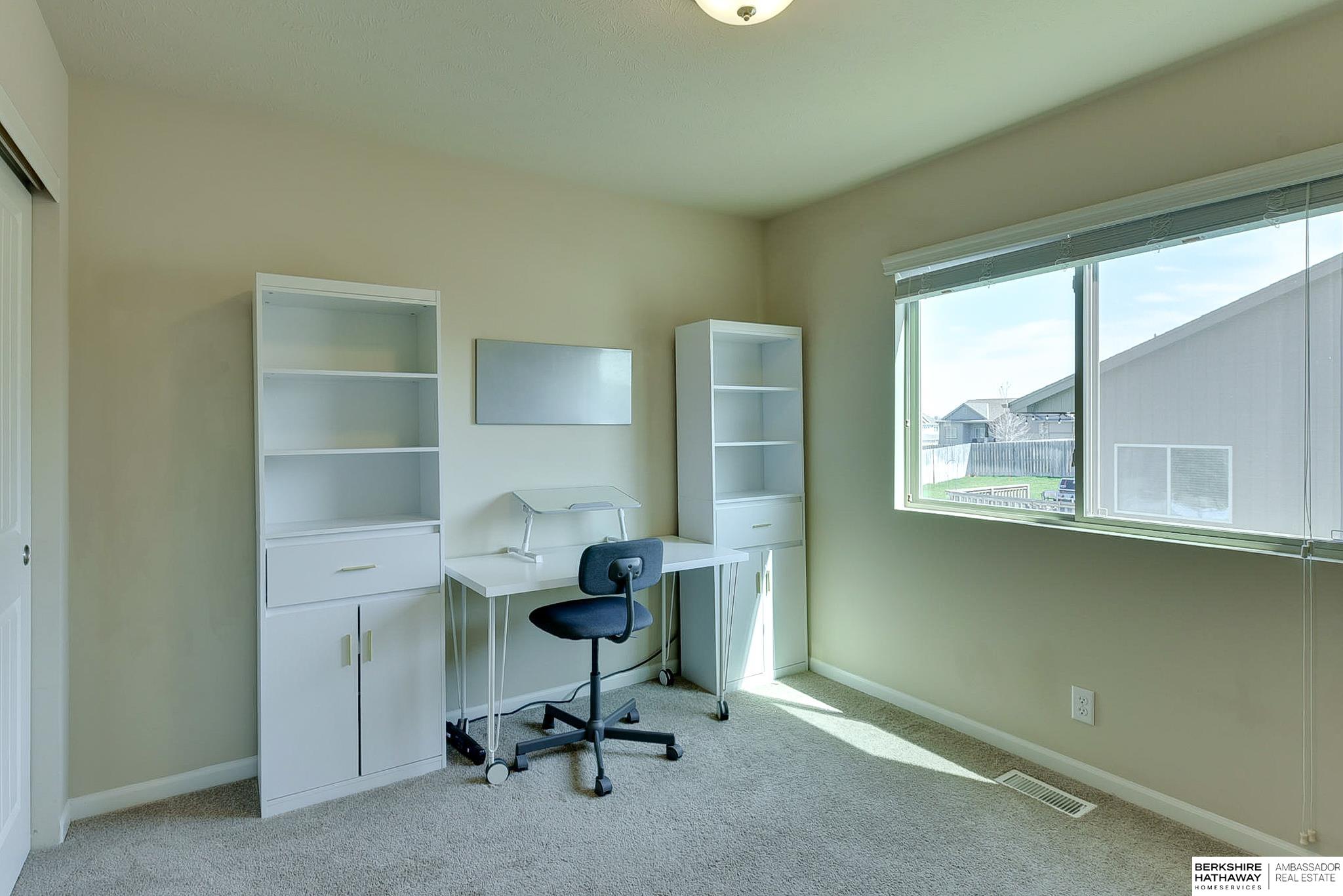 Omaha, Nebraska 68136, United States, 4 Bedrooms Bedrooms, ,3 BathroomsBathrooms,Residential,Pending,113945