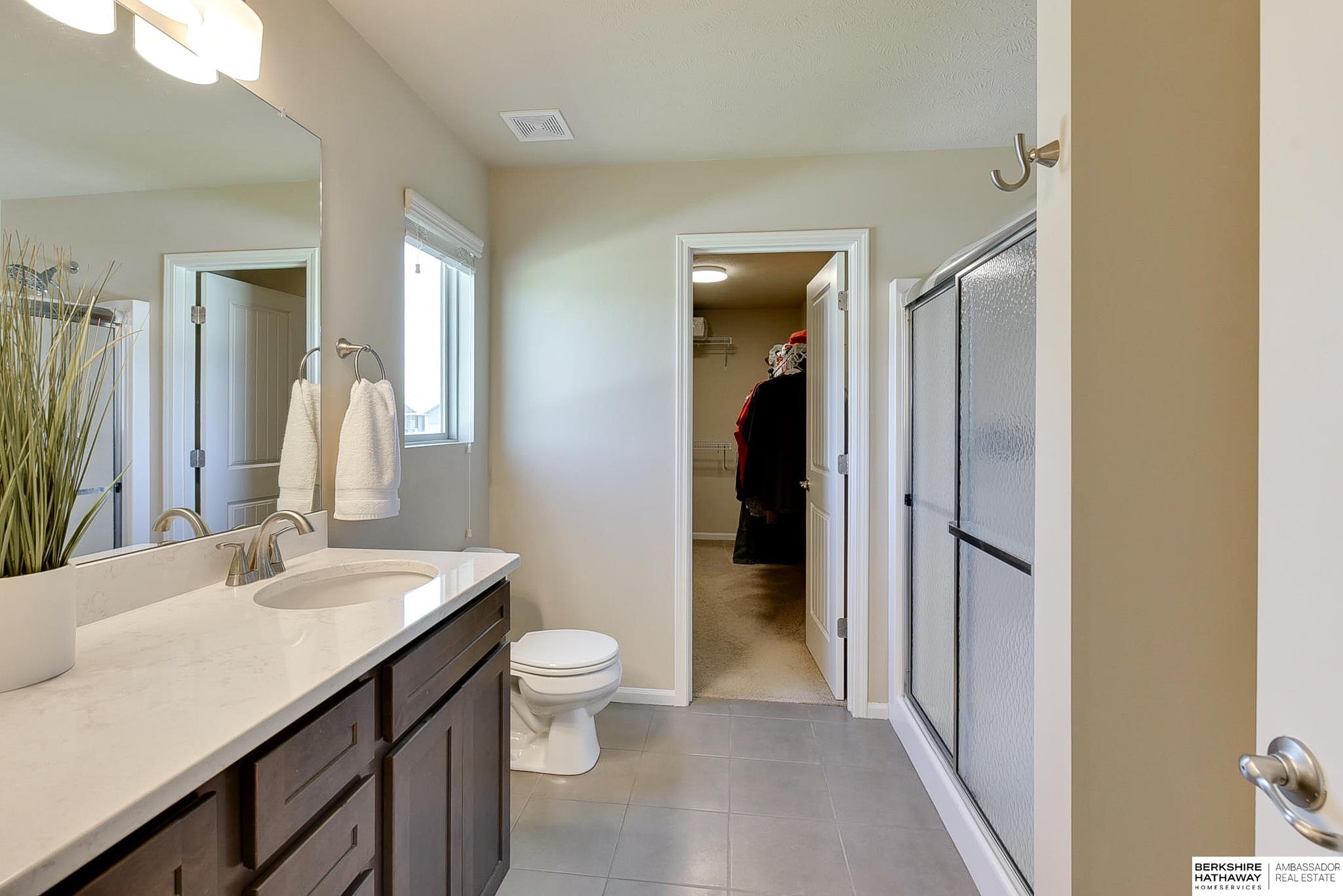 Omaha, Nebraska 68136, United States, 4 Bedrooms Bedrooms, ,3 BathroomsBathrooms,Residential,Pending,113945