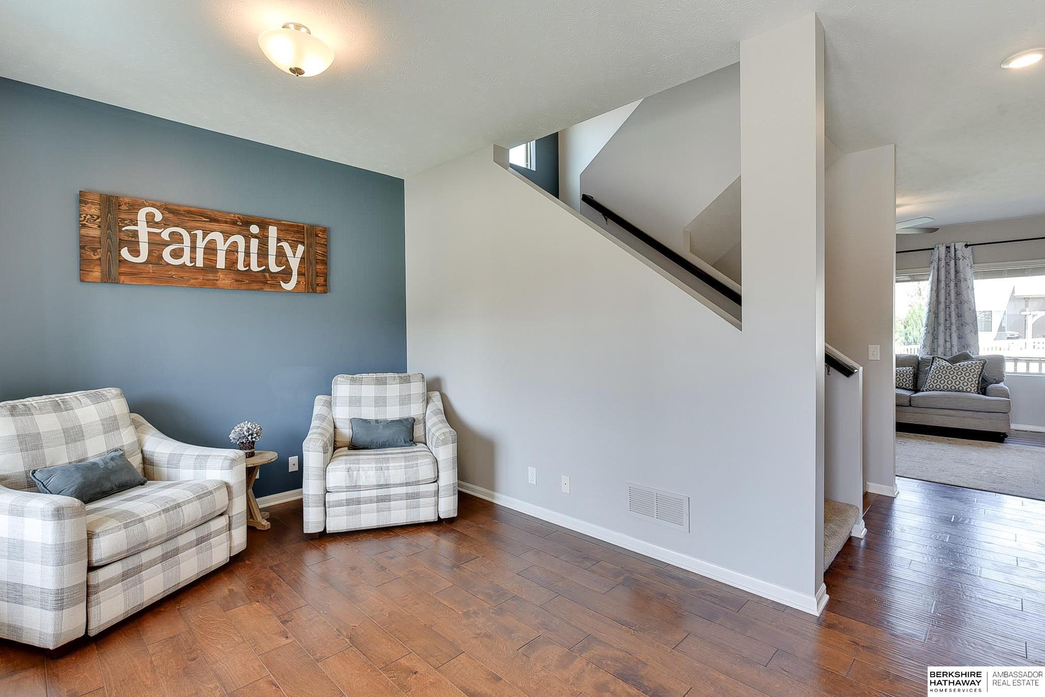 Omaha, Nebraska 68136, United States, 4 Bedrooms Bedrooms, ,3 BathroomsBathrooms,Residential,Pending,113945