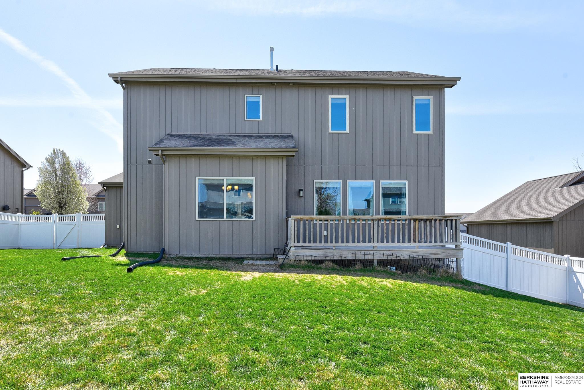 Omaha, Nebraska 68136, United States, 4 Bedrooms Bedrooms, ,3 BathroomsBathrooms,Residential,Pending,113945