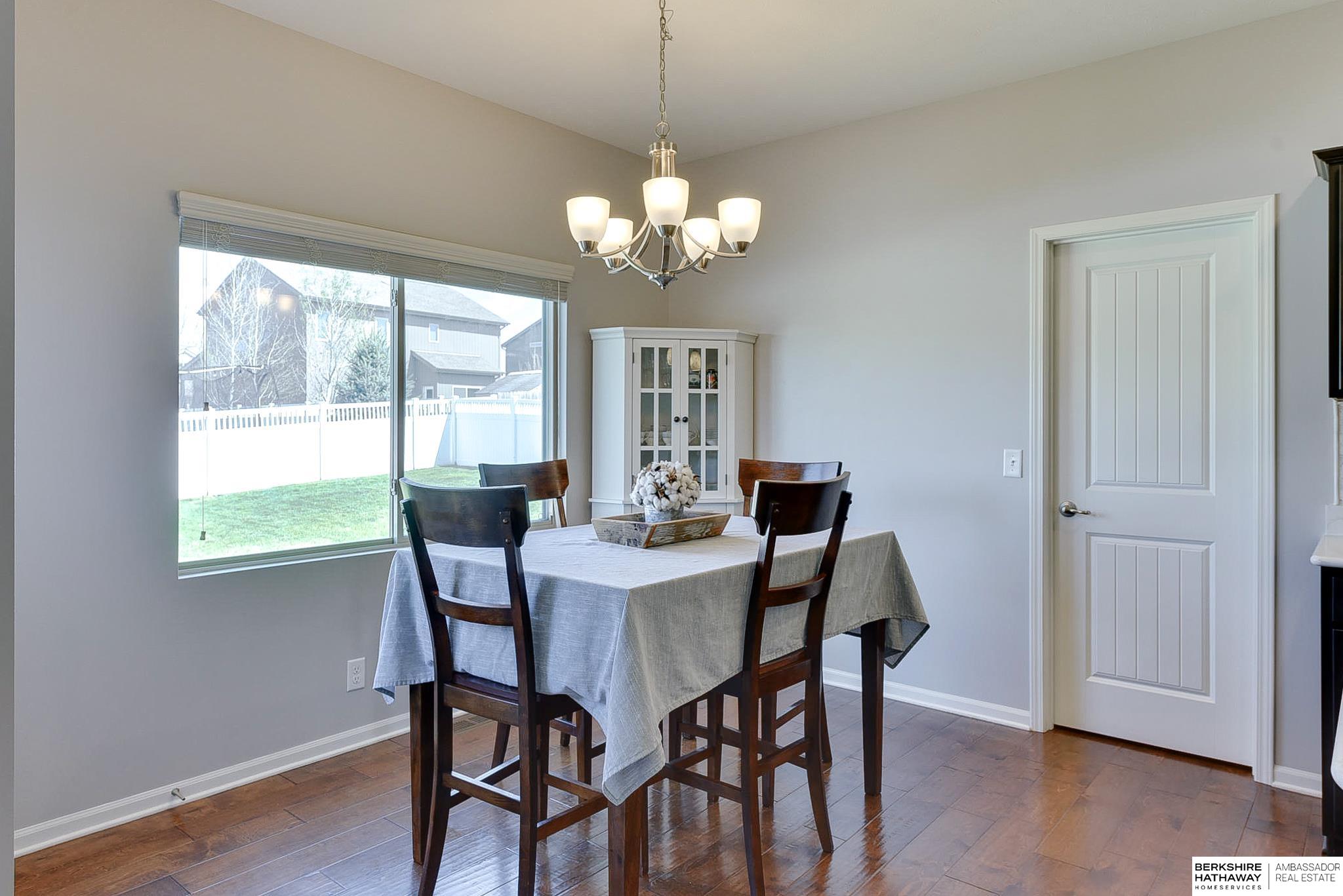 Omaha, Nebraska 68136, United States, 4 Bedrooms Bedrooms, ,3 BathroomsBathrooms,Residential,Pending,113945