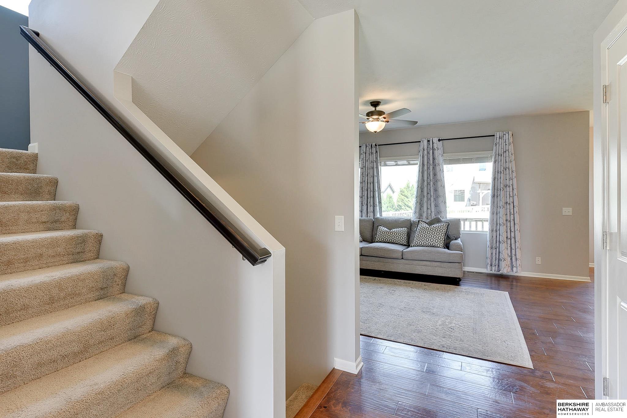 Omaha, Nebraska 68136, United States, 4 Bedrooms Bedrooms, ,3 BathroomsBathrooms,Residential,Pending,113945