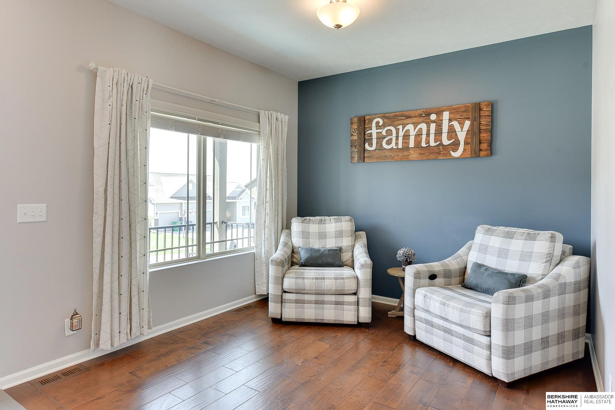 Omaha, Nebraska 68136, United States, 4 Bedrooms Bedrooms, ,3 BathroomsBathrooms,Residential,Pending,113945