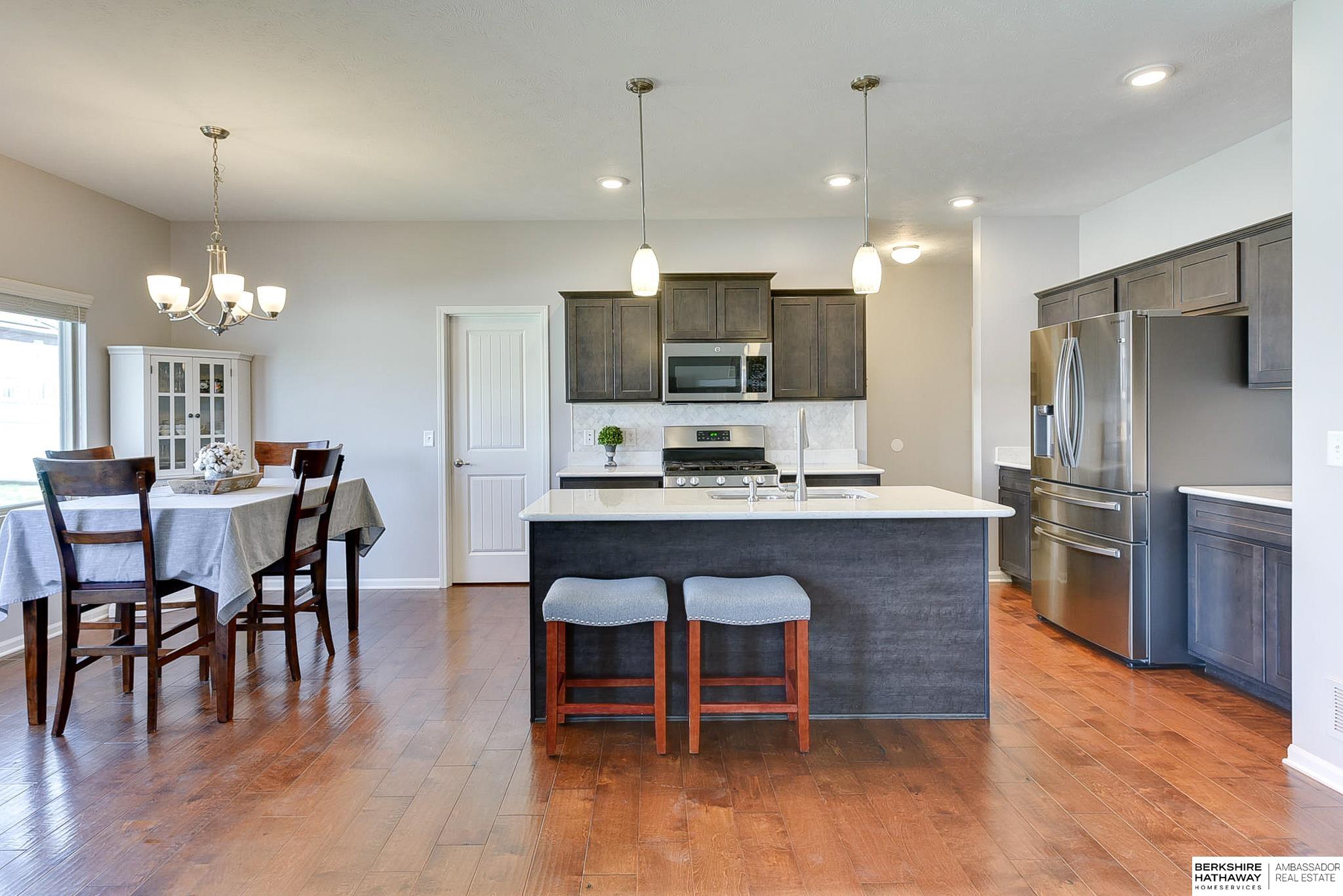 Omaha, Nebraska 68136, United States, 4 Bedrooms Bedrooms, ,3 BathroomsBathrooms,Residential,Pending,113945