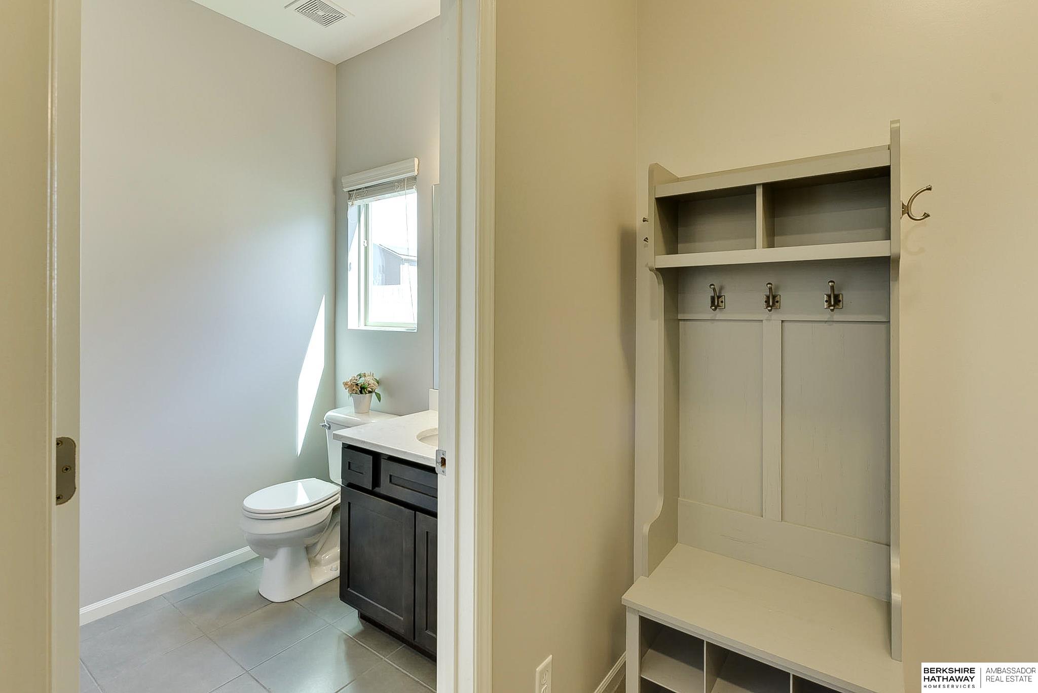 Omaha, Nebraska 68136, United States, 4 Bedrooms Bedrooms, ,3 BathroomsBathrooms,Residential,Pending,113945