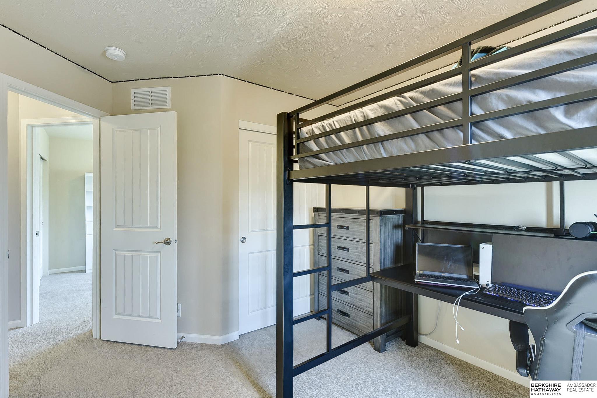 Omaha, Nebraska 68136, United States, 4 Bedrooms Bedrooms, ,3 BathroomsBathrooms,Residential,Pending,113945