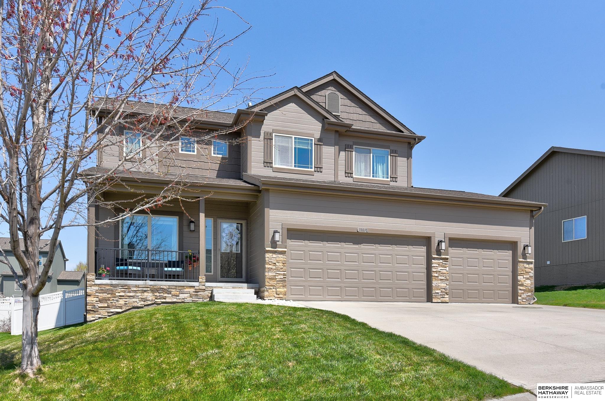 Omaha, Nebraska 68136, United States, 4 Bedrooms Bedrooms, ,3 BathroomsBathrooms,Residential,Pending,113945