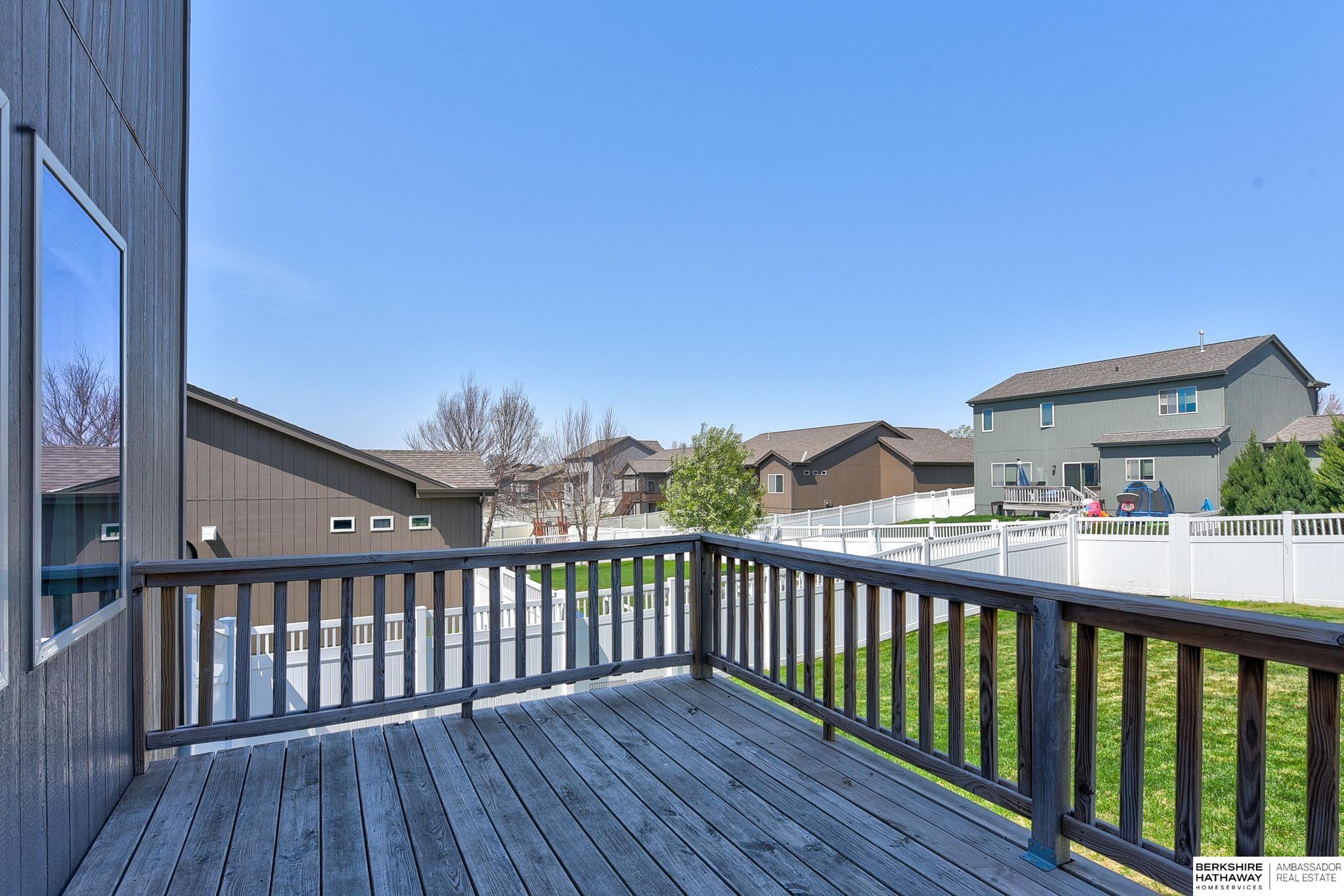 Omaha, Nebraska 68136, United States, 4 Bedrooms Bedrooms, ,3 BathroomsBathrooms,Residential,Pending,113945