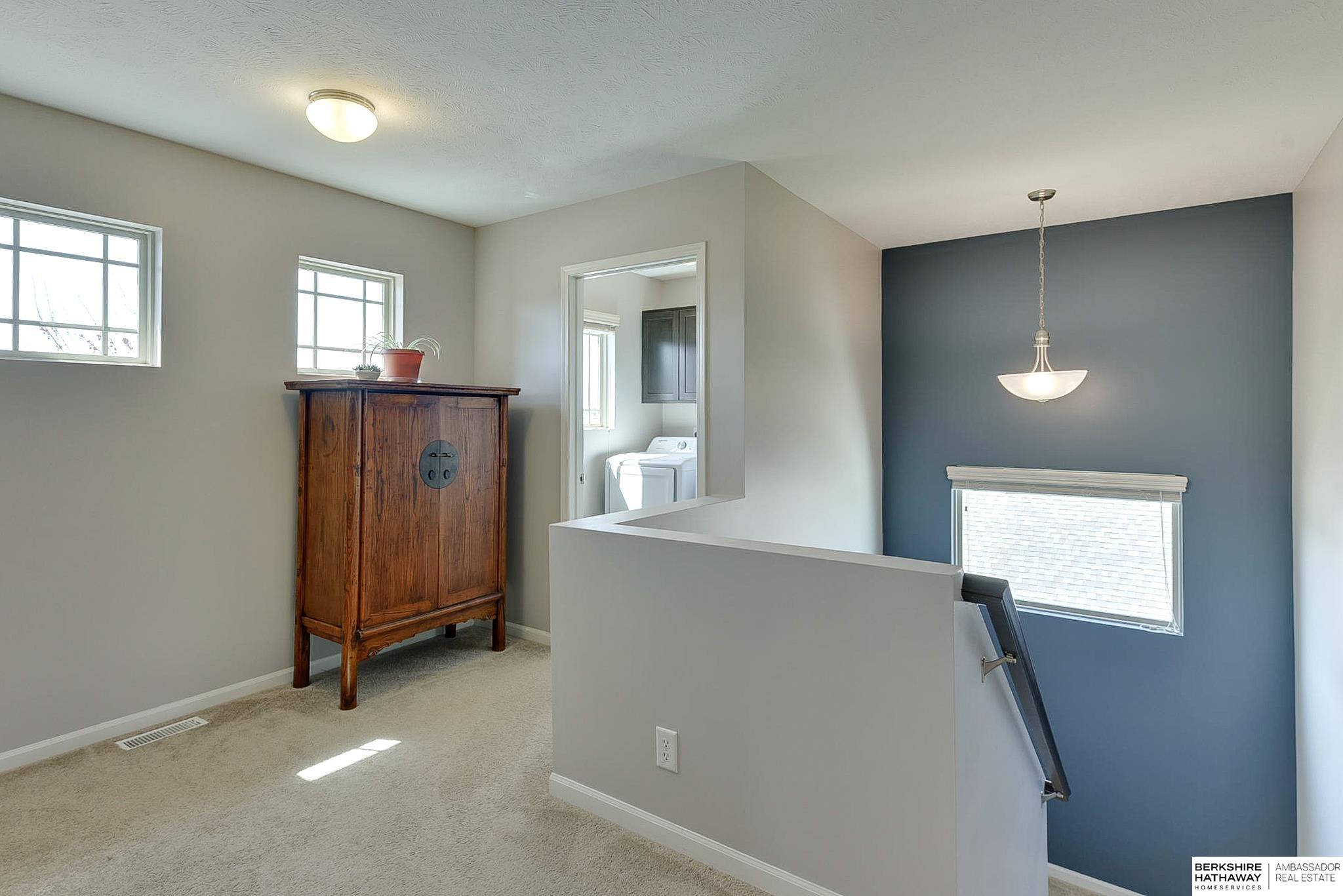 Omaha, Nebraska 68136, United States, 4 Bedrooms Bedrooms, ,3 BathroomsBathrooms,Residential,Pending,113945